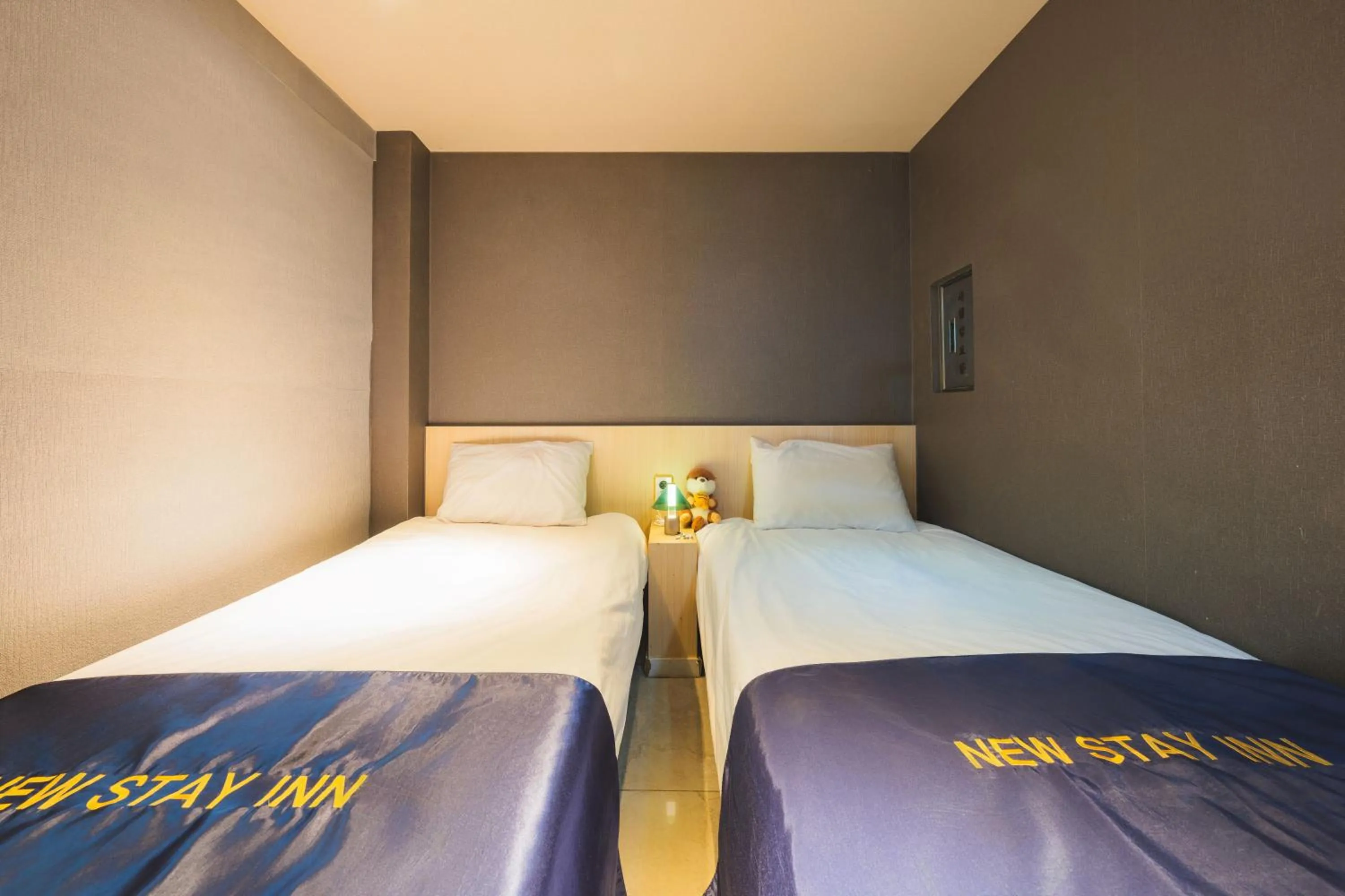 Twin Room with Private Bathroom in MyeongDong New Stay Inn