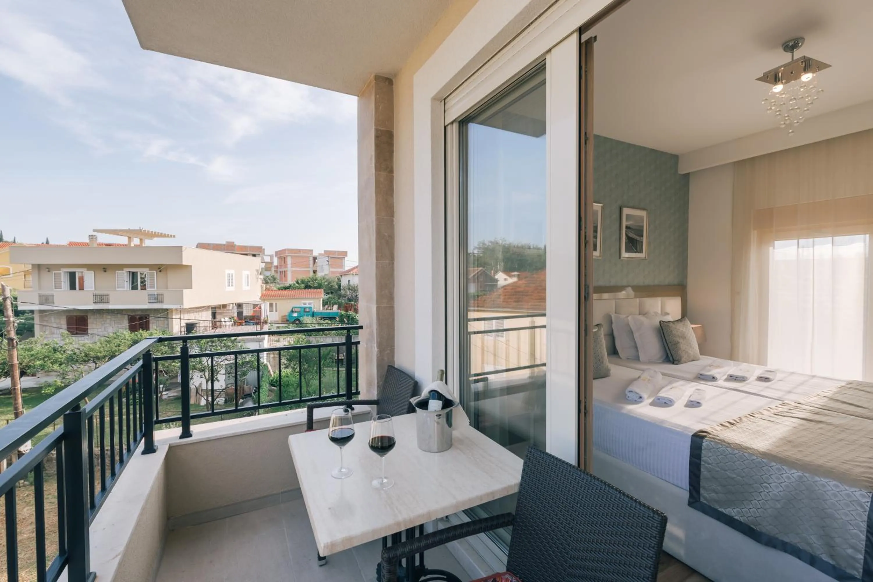Deluxe Suite with  Balcony in Villa Royal Apartments