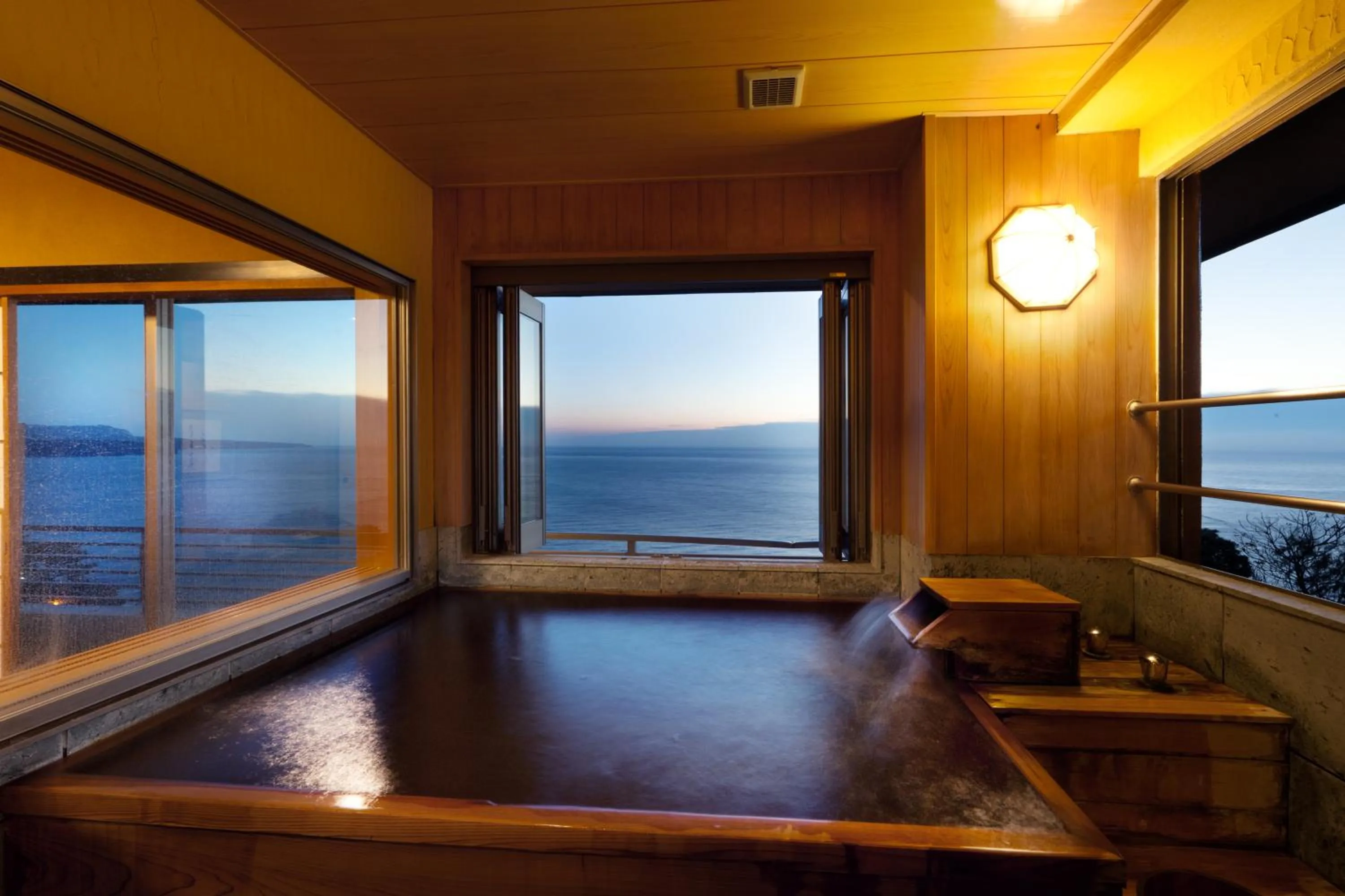 Japanese-Style Room with Private Bath and Special French Kaiseki Course Dinner - Sea View in Kissho Caren