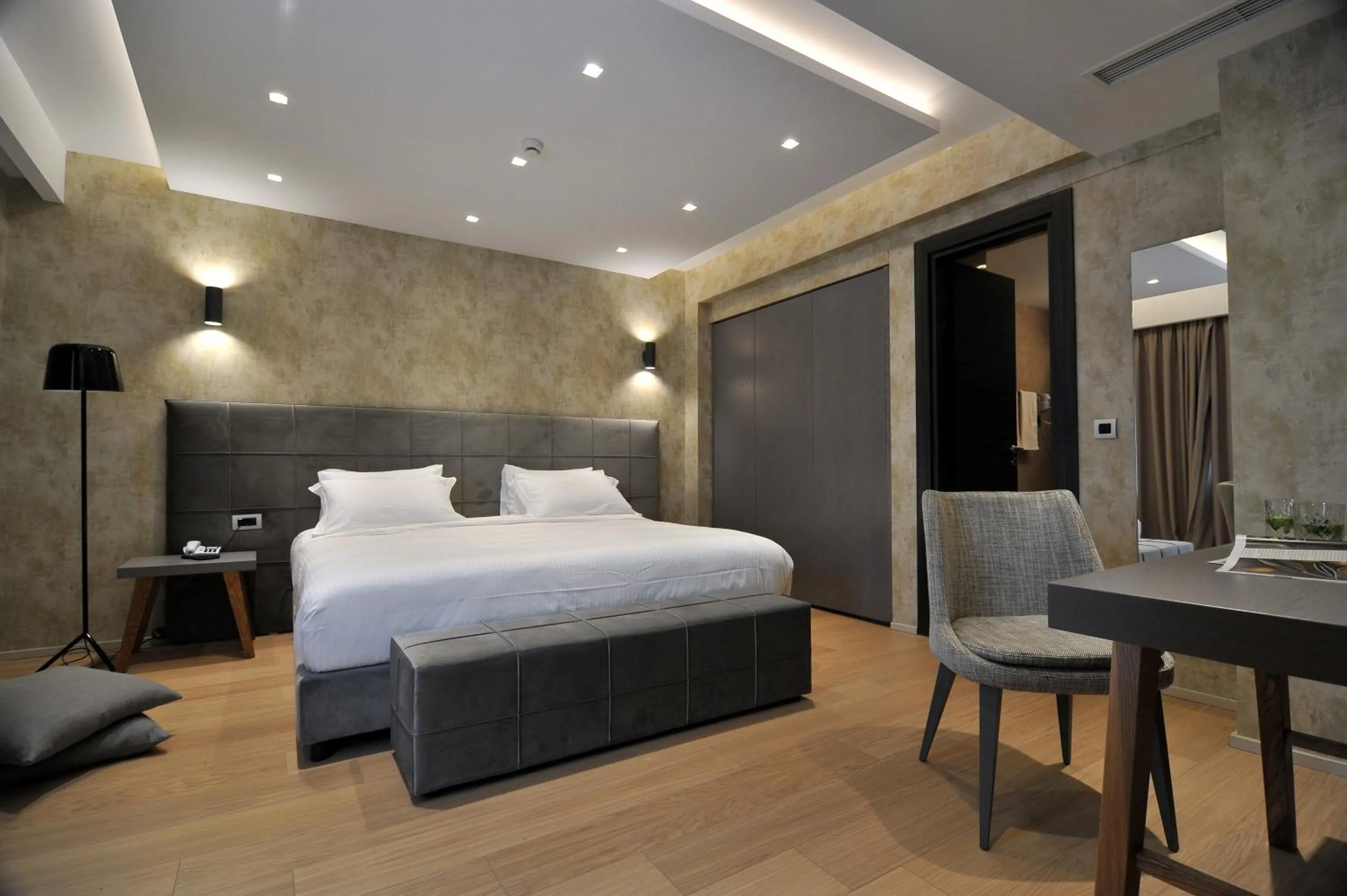 Deluxe Double or Twin Room in Athenaeum Grand Hotel