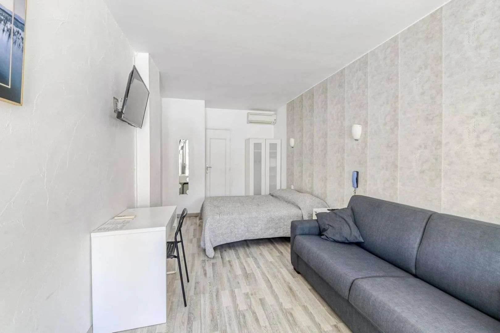 Double Room with Terrace in Hôtel Vila