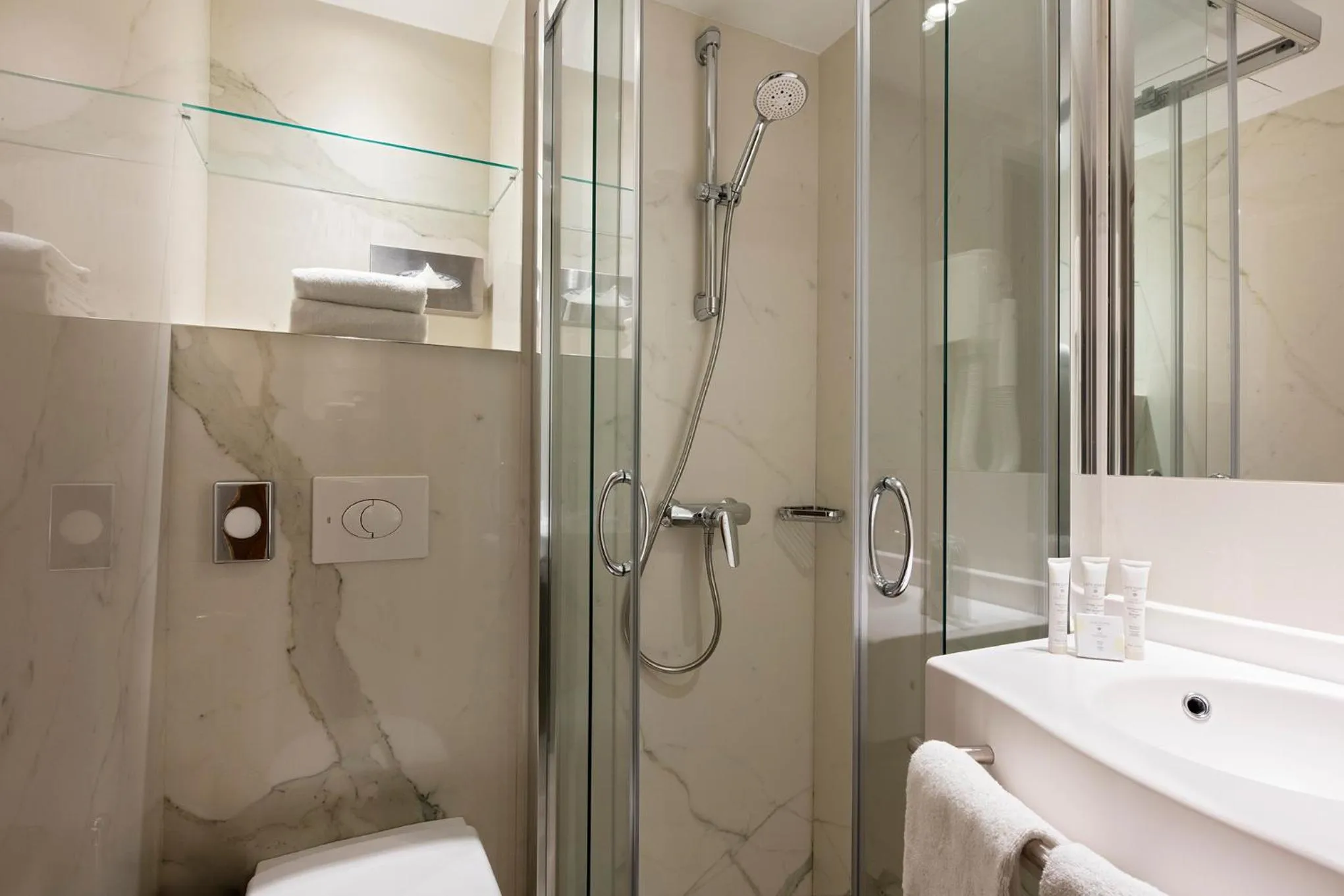 Twin Room in Hôtel Hor Les Lumières