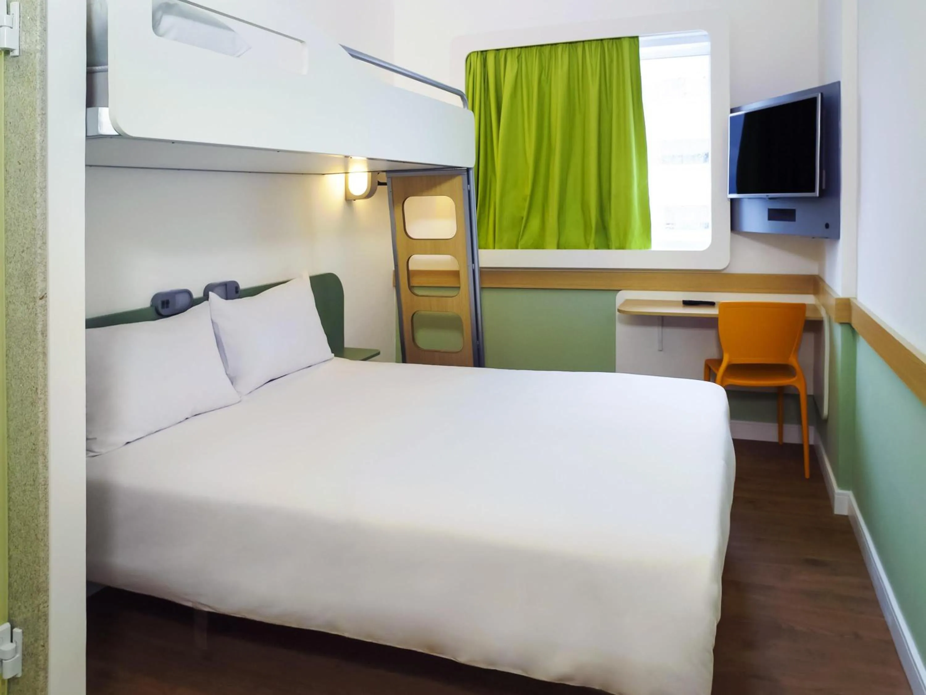 Standard Double Room with 1 Double bed and 1 Single bed in ibis budget Osasco