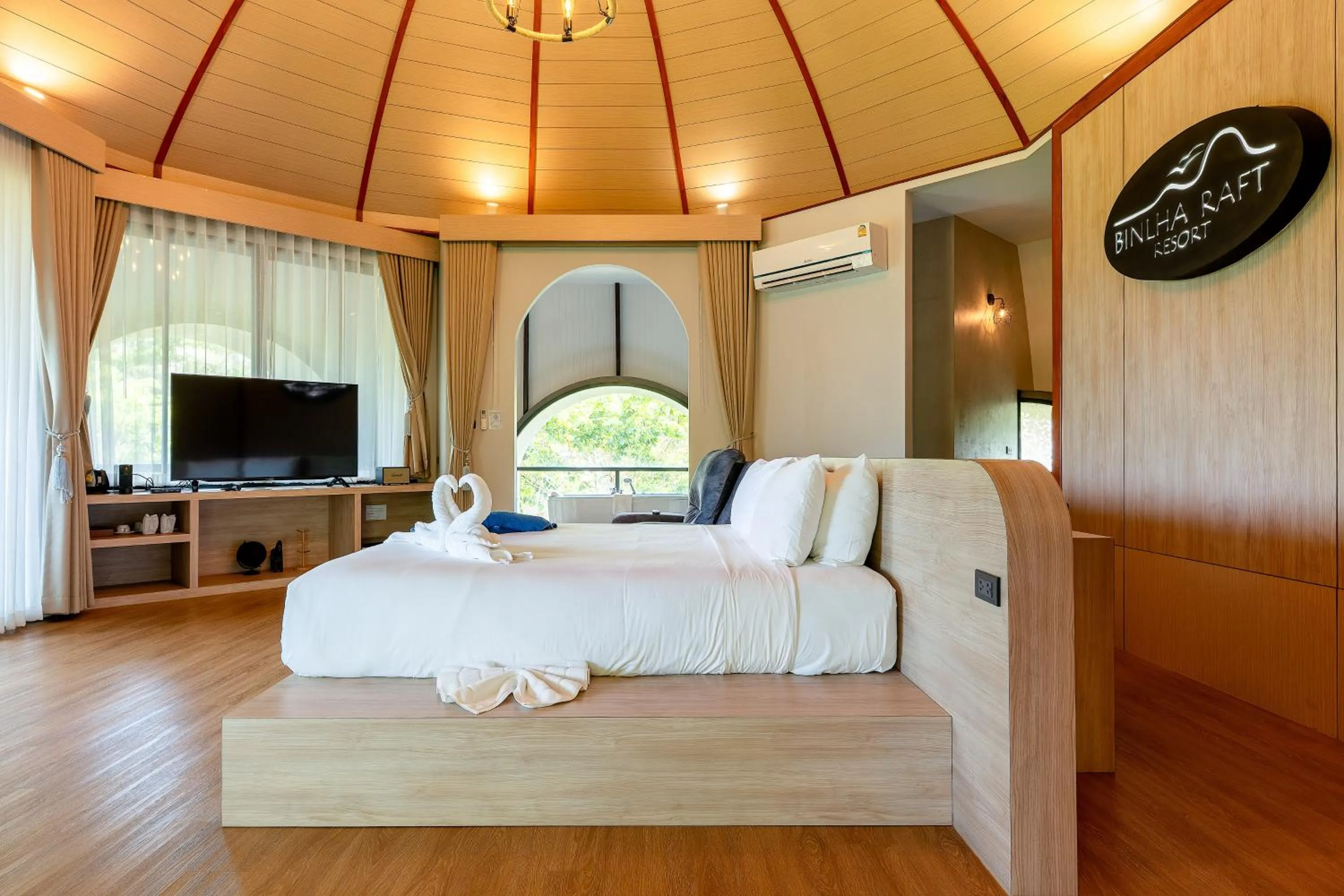 Suite Pool Villa in Binlha Raft Resort