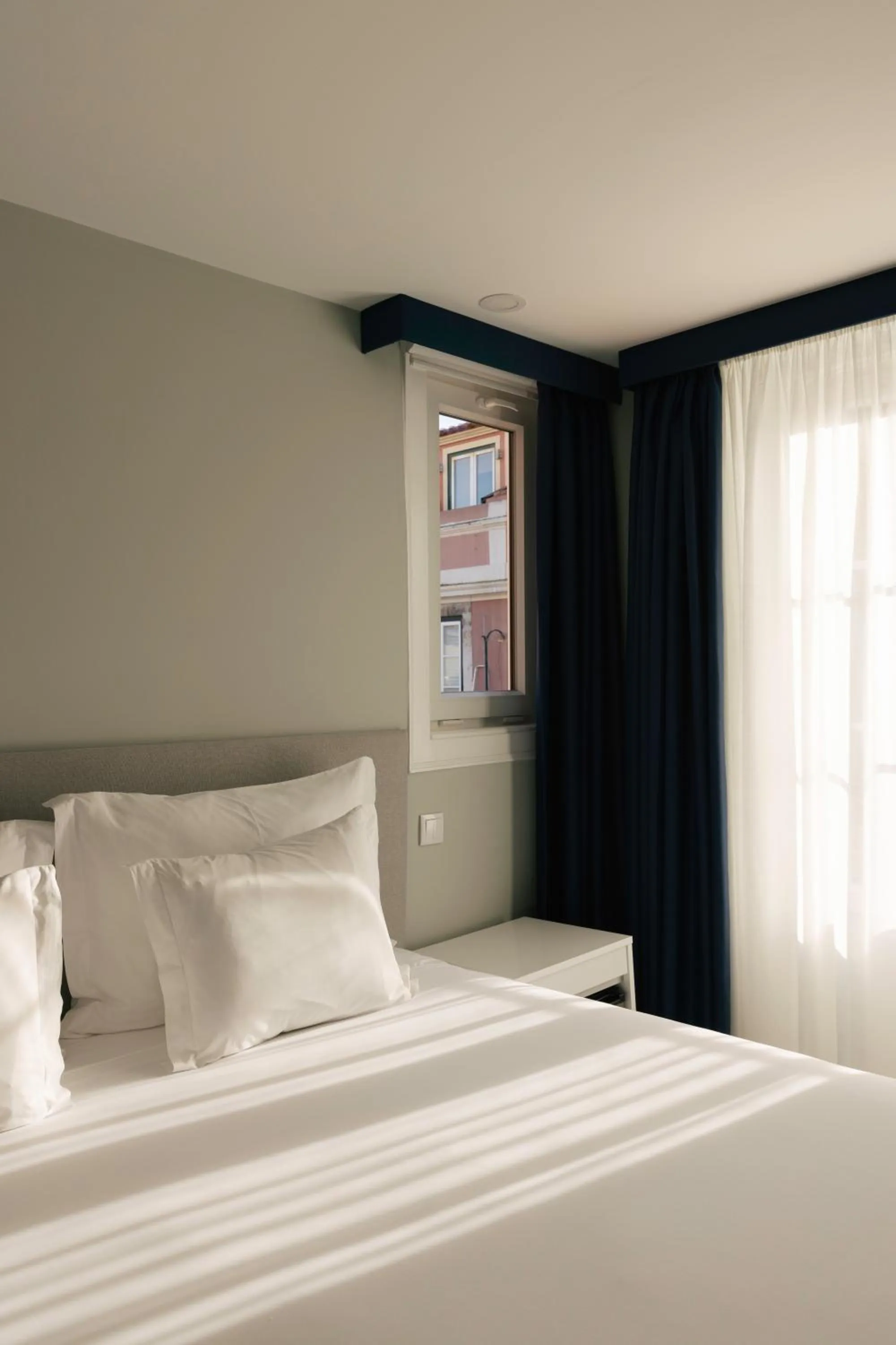 Premium One Bedroom Apartment with Balcony  in Esqina Urban Lodge