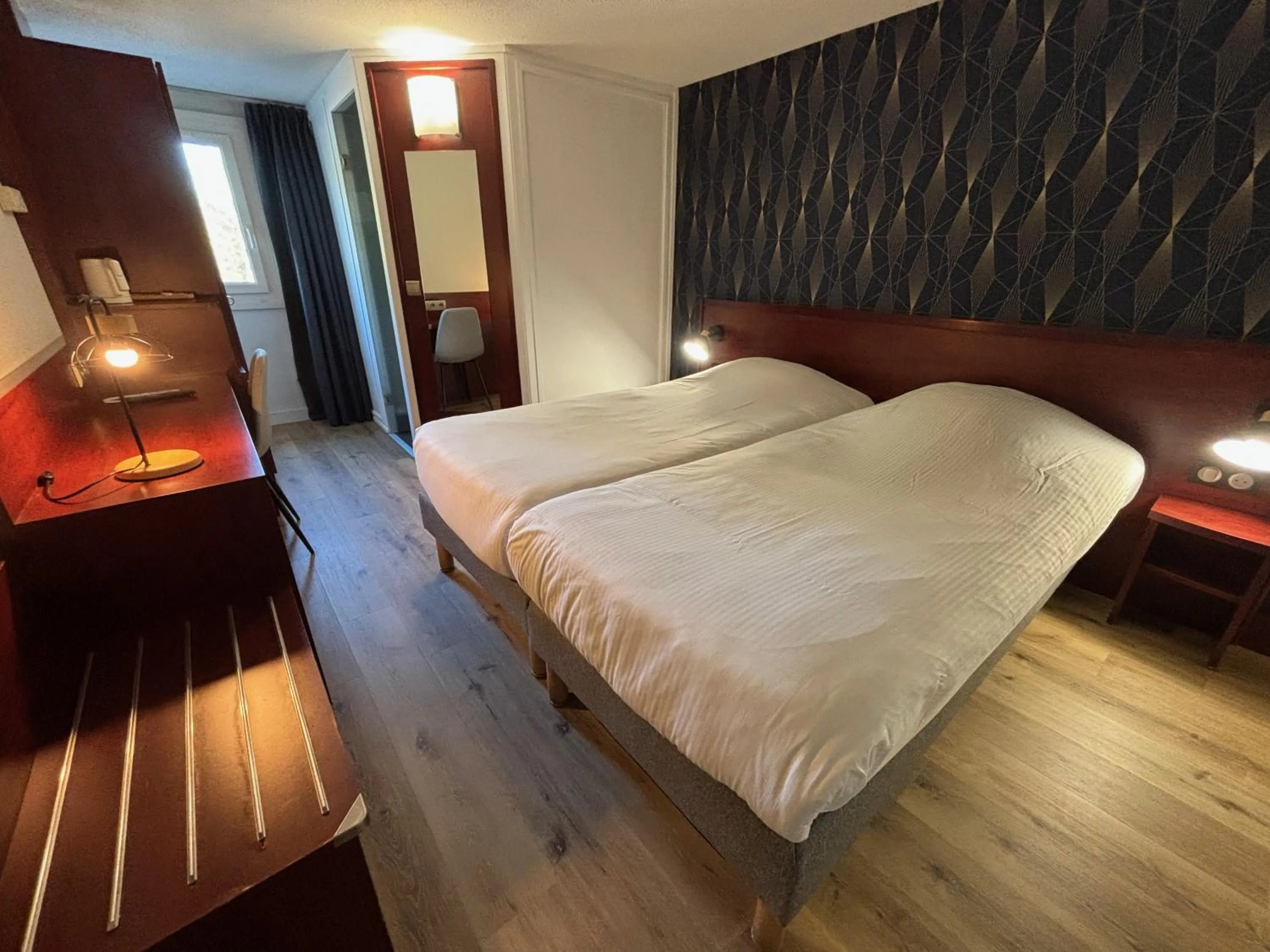 Twin Room in Kyriad Bordeaux Lormont