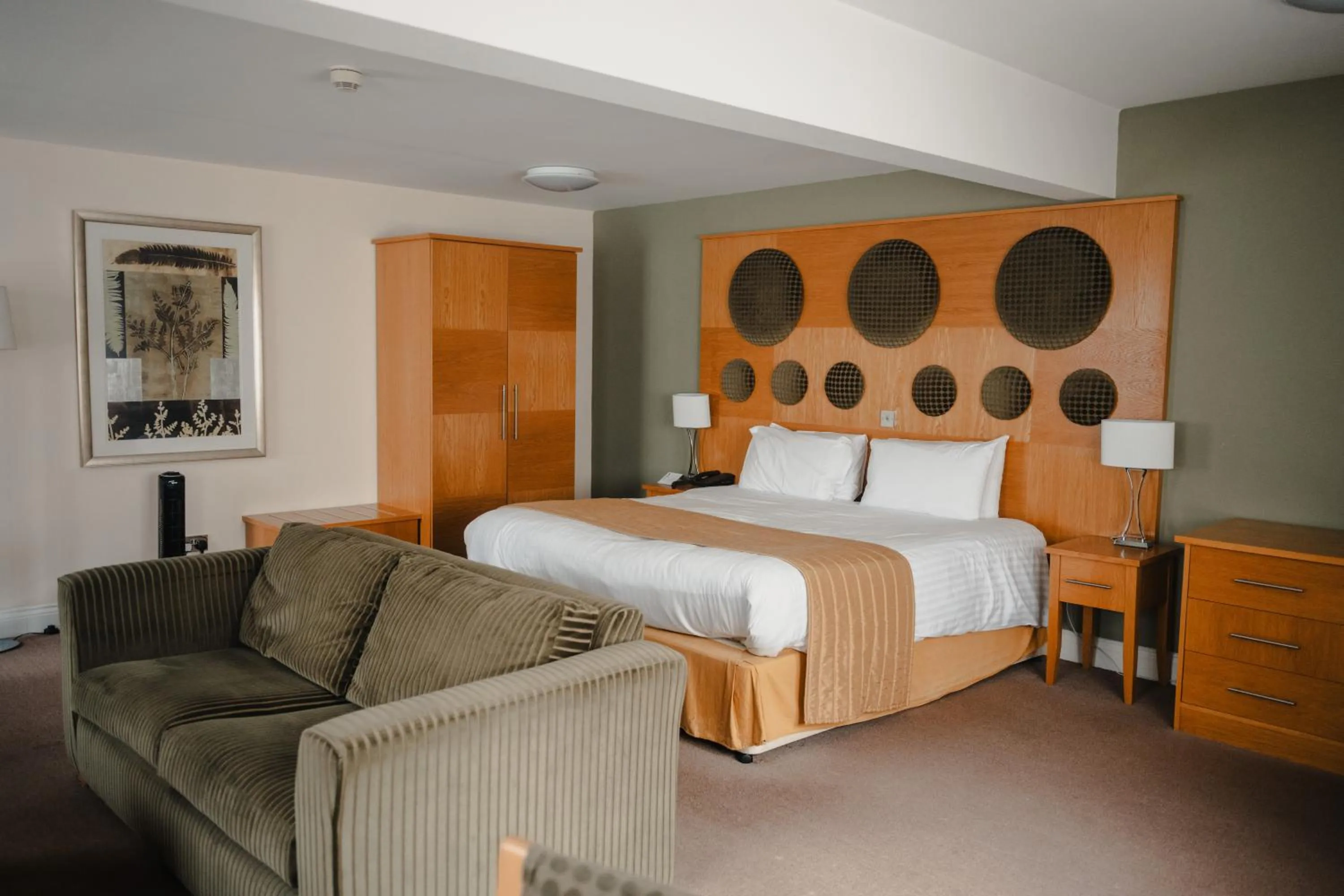 Luxurious King Suite  in Best Western Plus Ullesthorpe Court Hotel & Golf Club