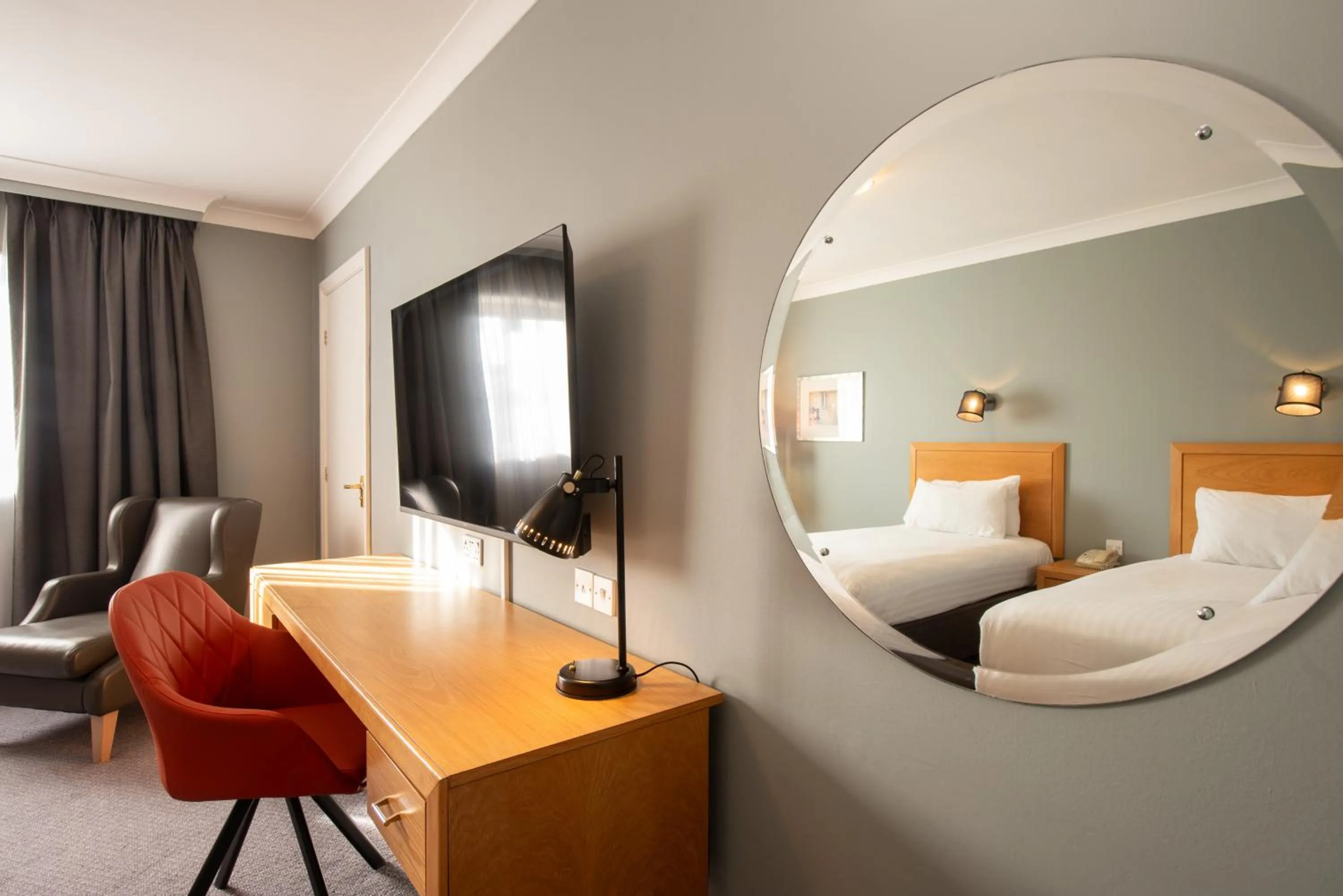 Twin Room with Sofa Bed in Holiday Inn Edinburgh Zoo by IHG