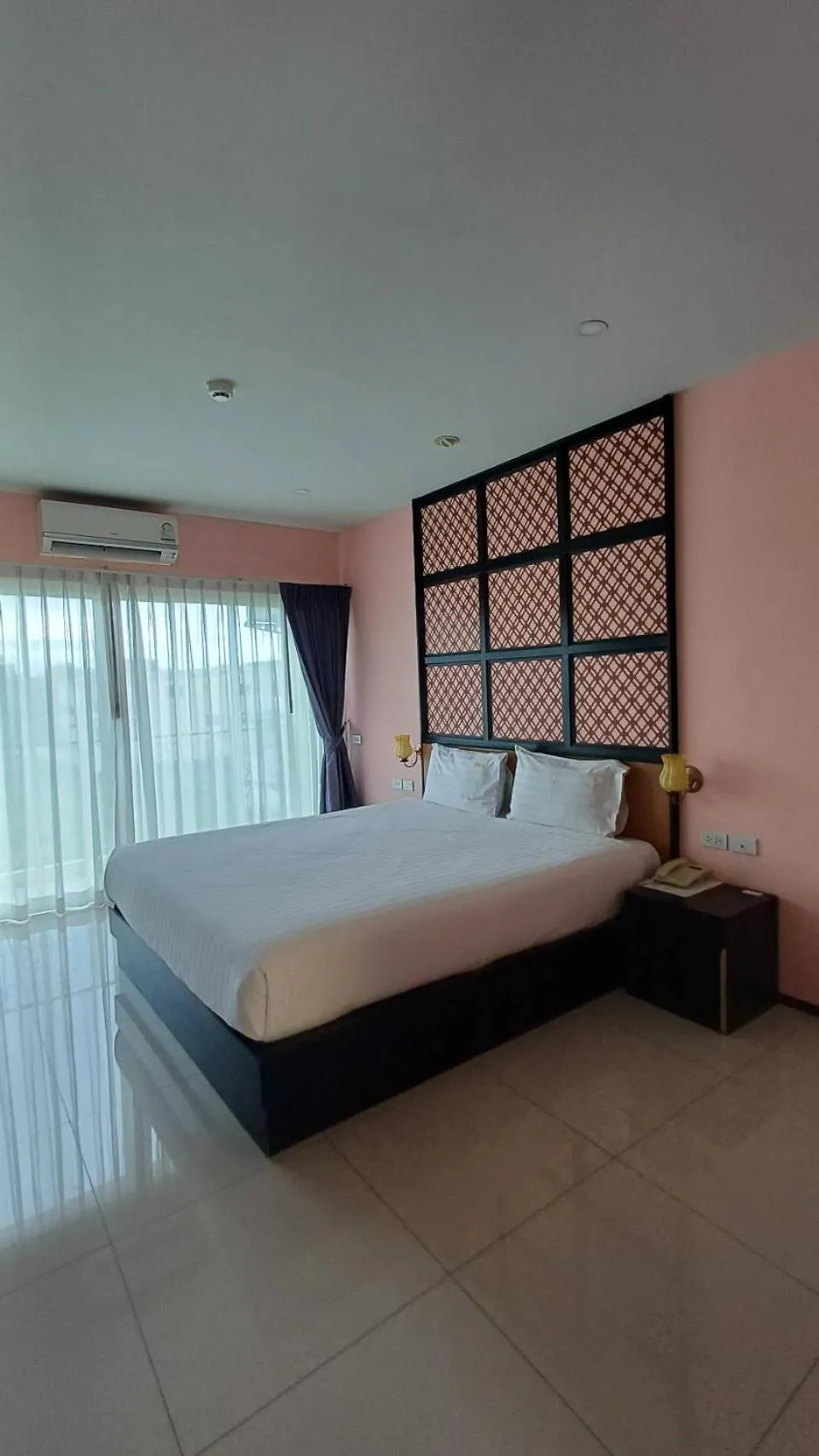 Deluxe Double Room with Balcony in Phuket Chinoinn-SHAPlus Certified