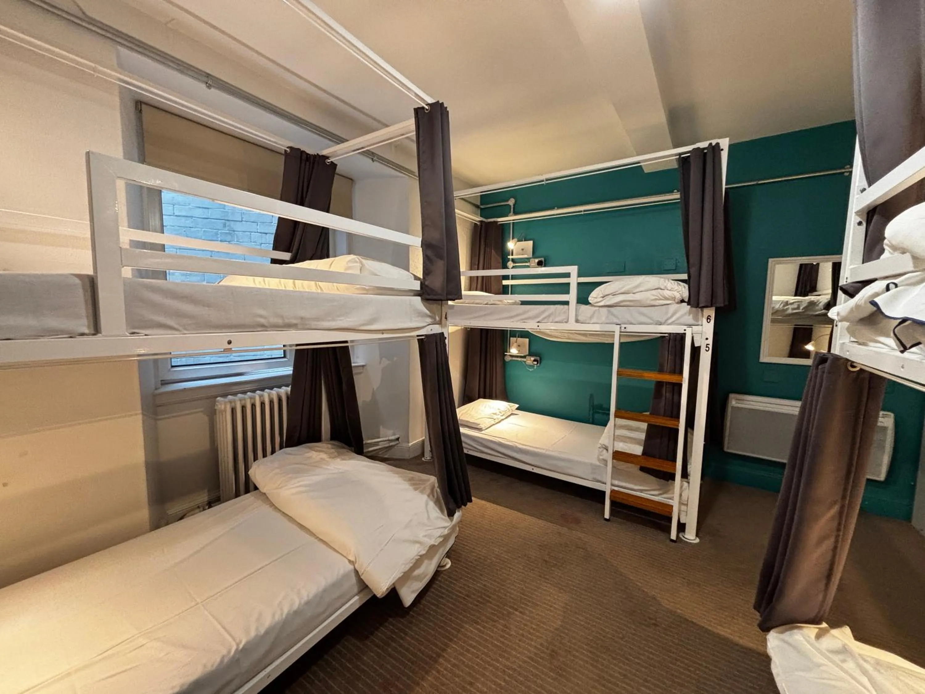 Bed in 6-Bed Female Dorm Ensuite in Safestay Glasgow Charing Cross