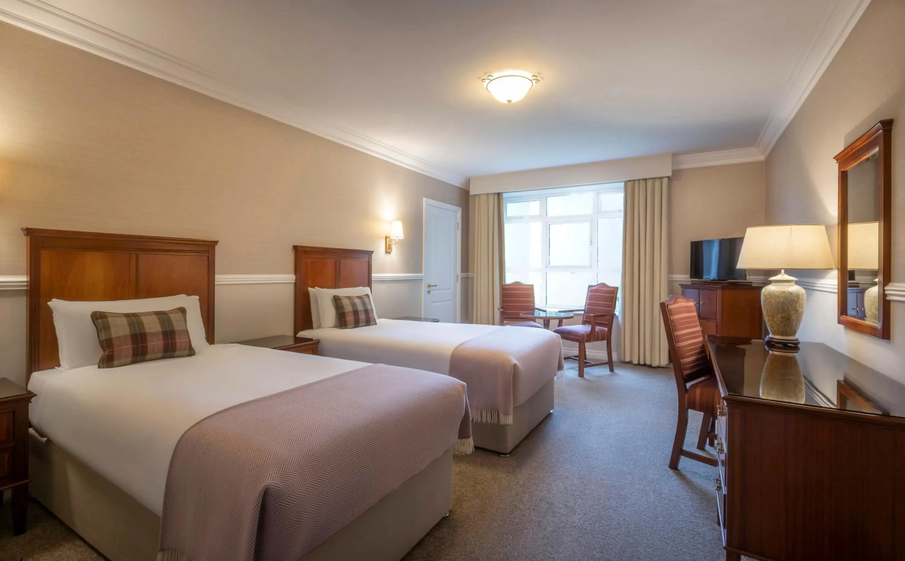 Superior Twin Room in Court Yard Hotel