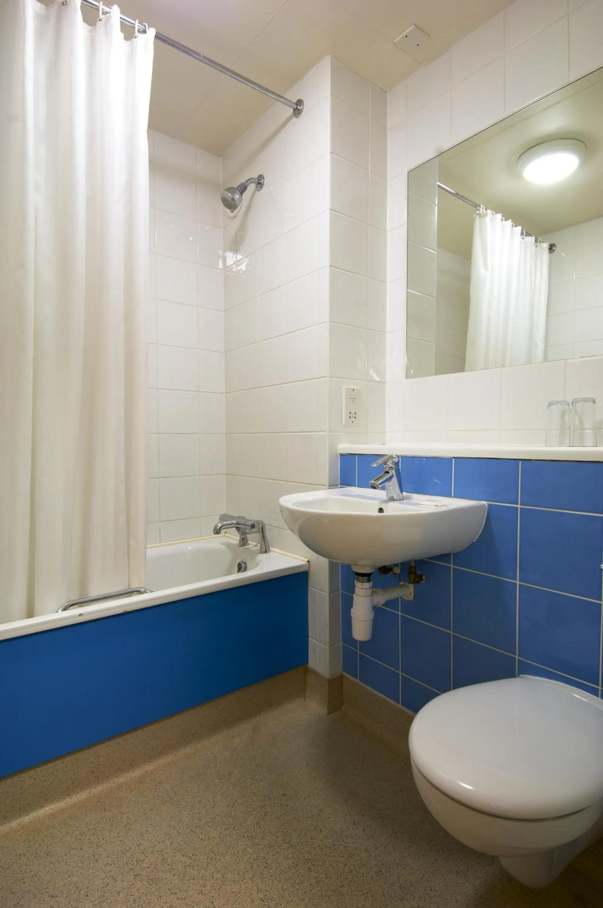 Triple Room (3 Adults or 2 Adults + 1 Child) in Travelodge Waterford