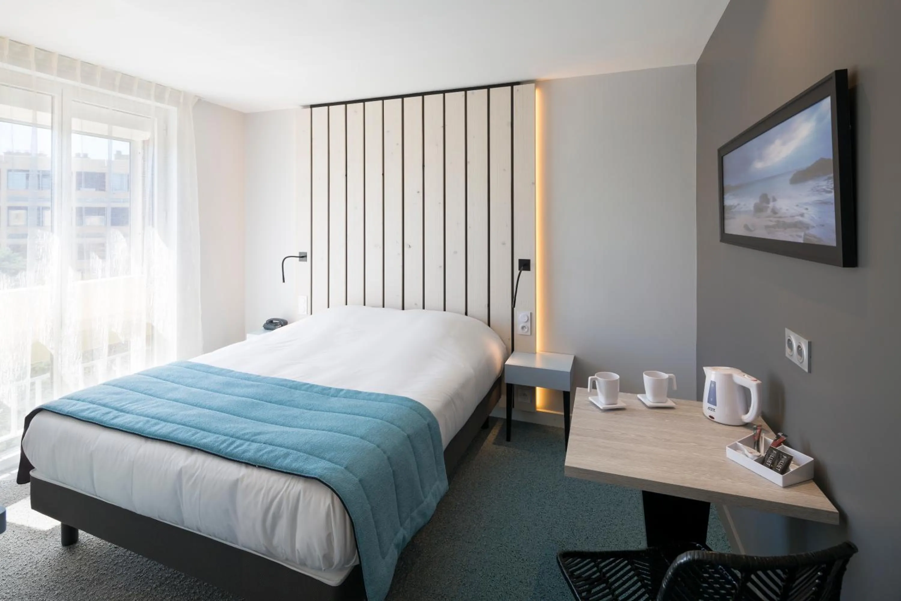 Queen Room in Logis Hôtel Les Pins - Opéralia