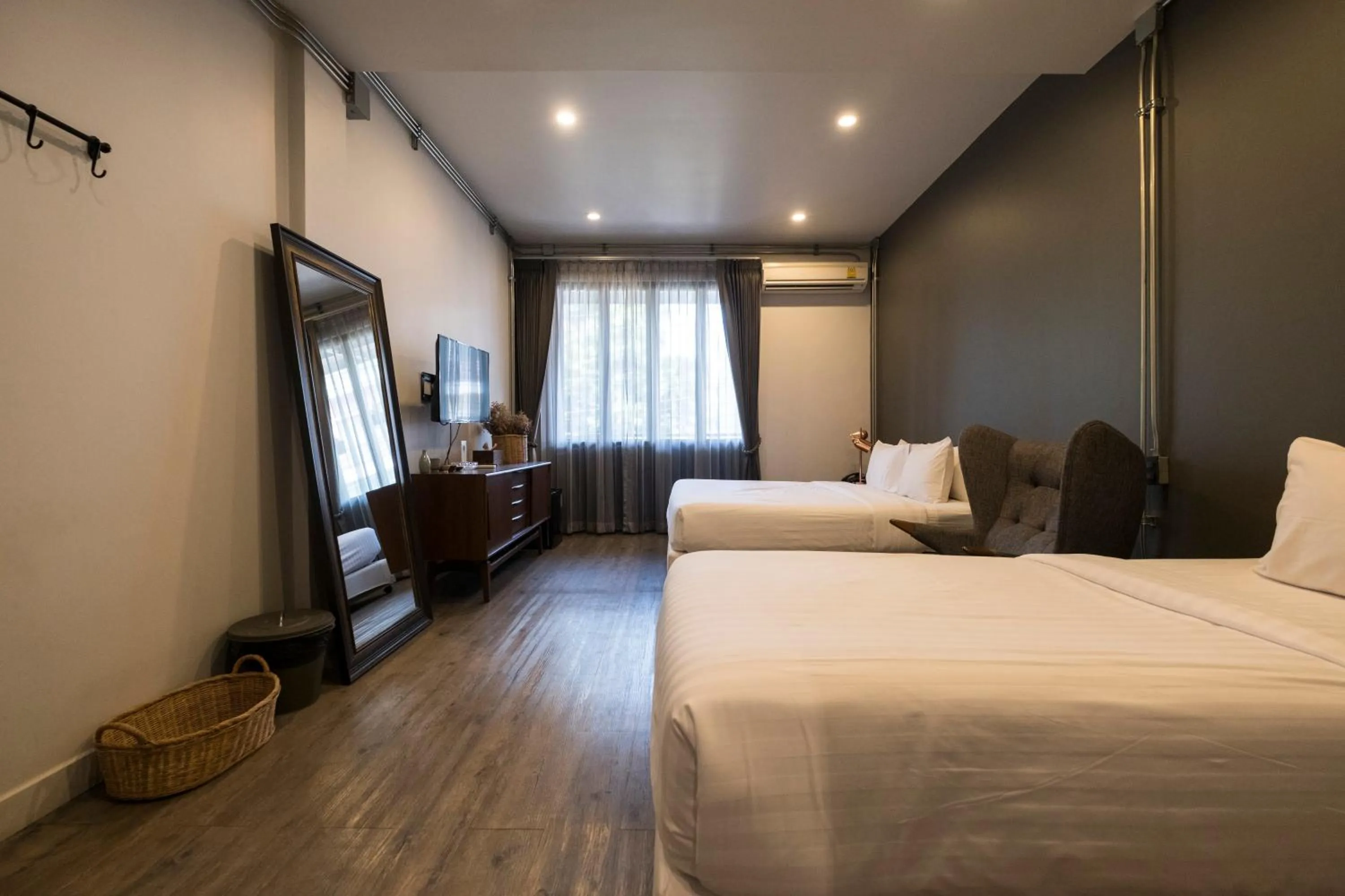 Triple Room in Iron32 Hotel