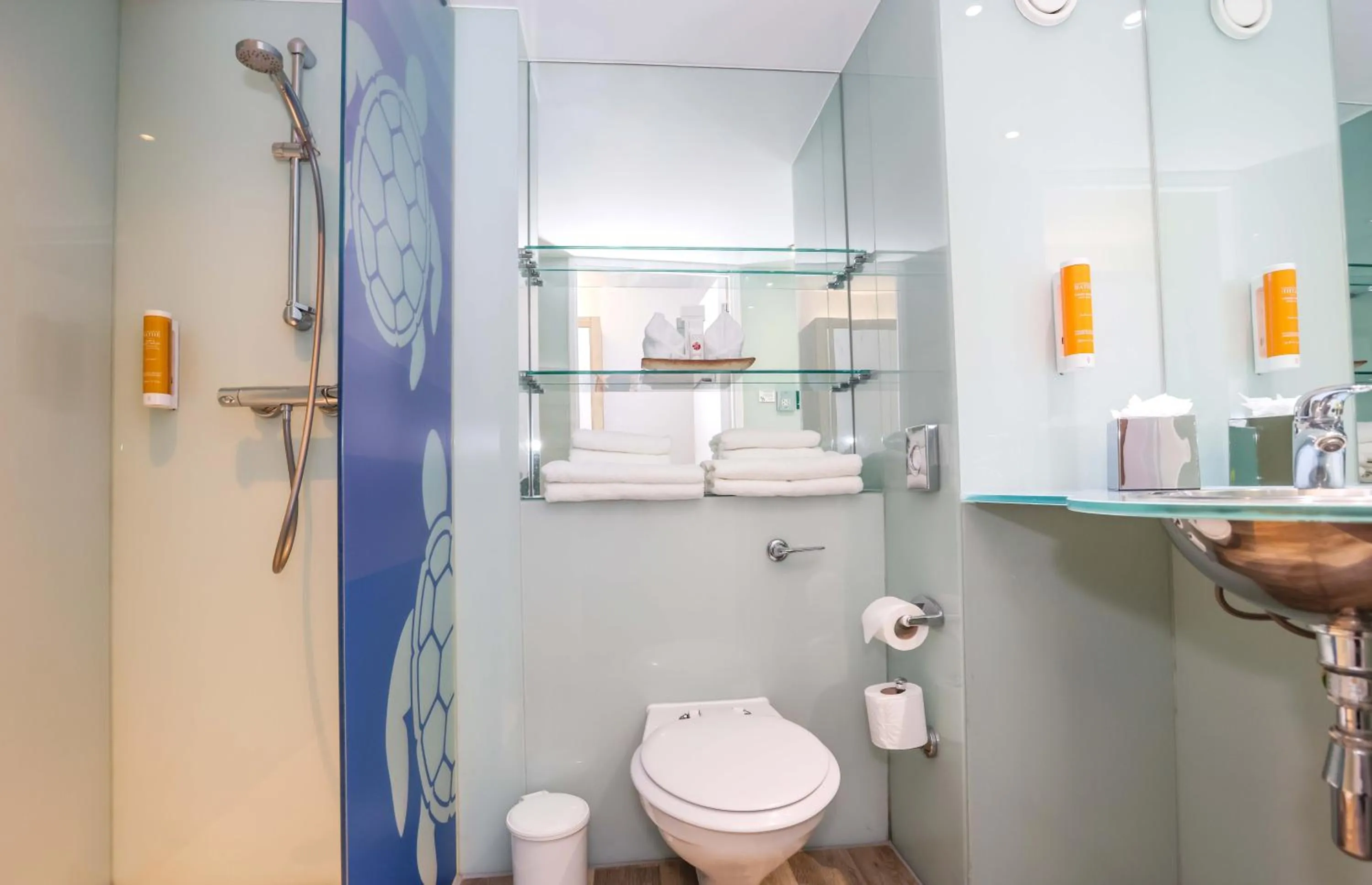 Standard Queen Room in Holiday Inn Bournemouth by IHG