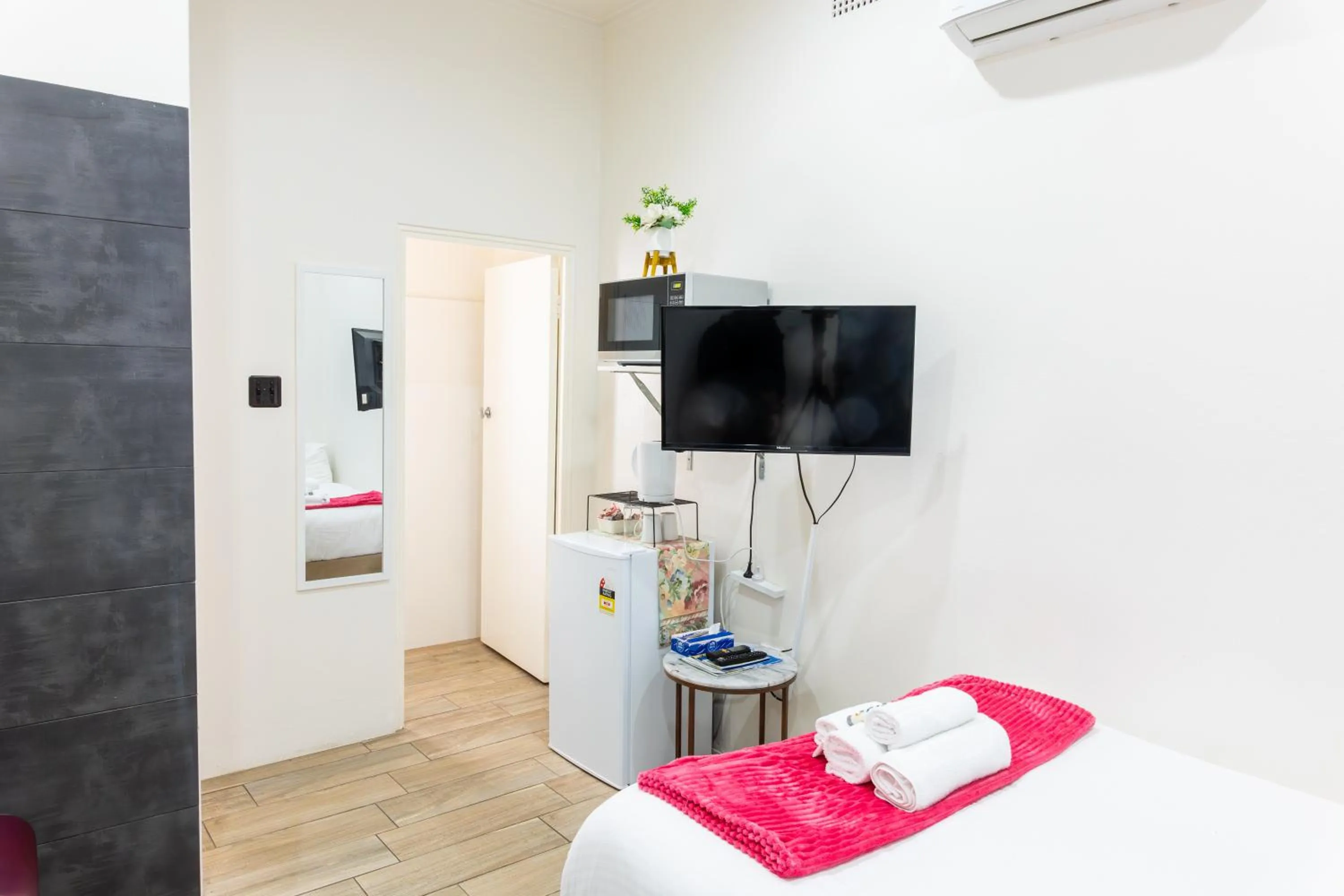 Double Room with Private Bathroom in Exchange Hotel Goulburn