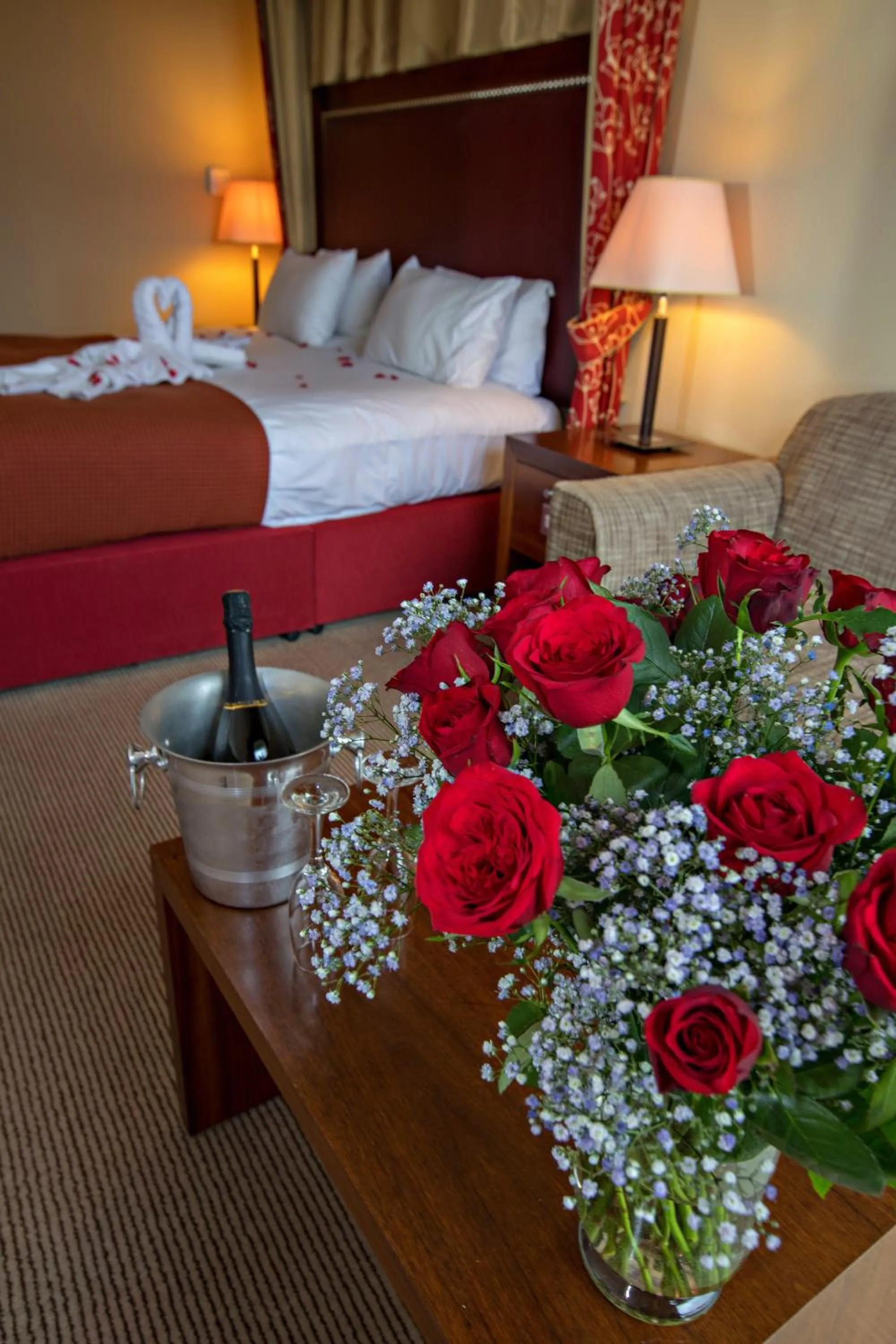 King Room with Sofa Bed and Garden View in Holiday Inn Dumfries by IHG