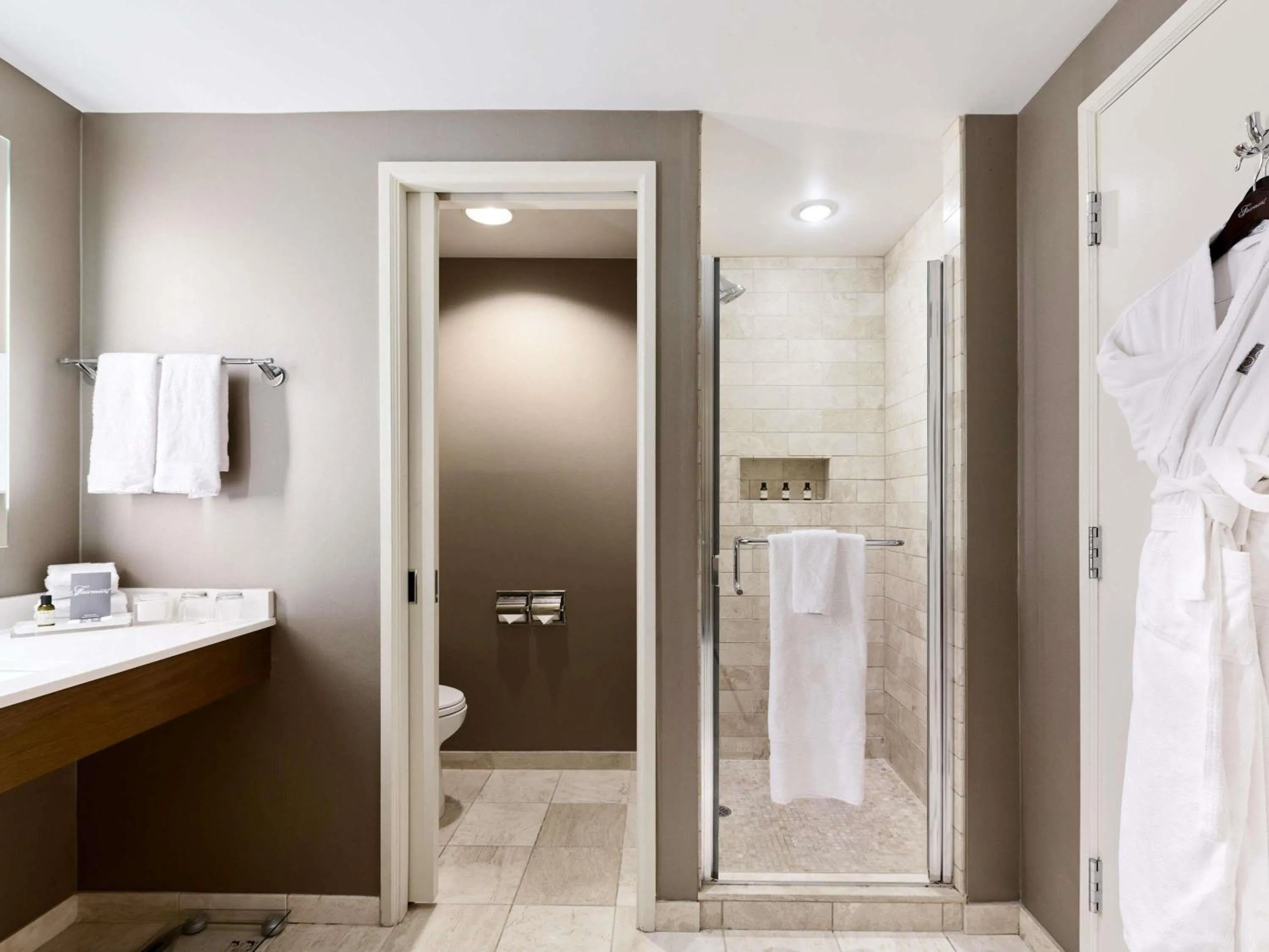 Deluxe Cityscape 2 Double in Fairmont Chicago Millennium Park