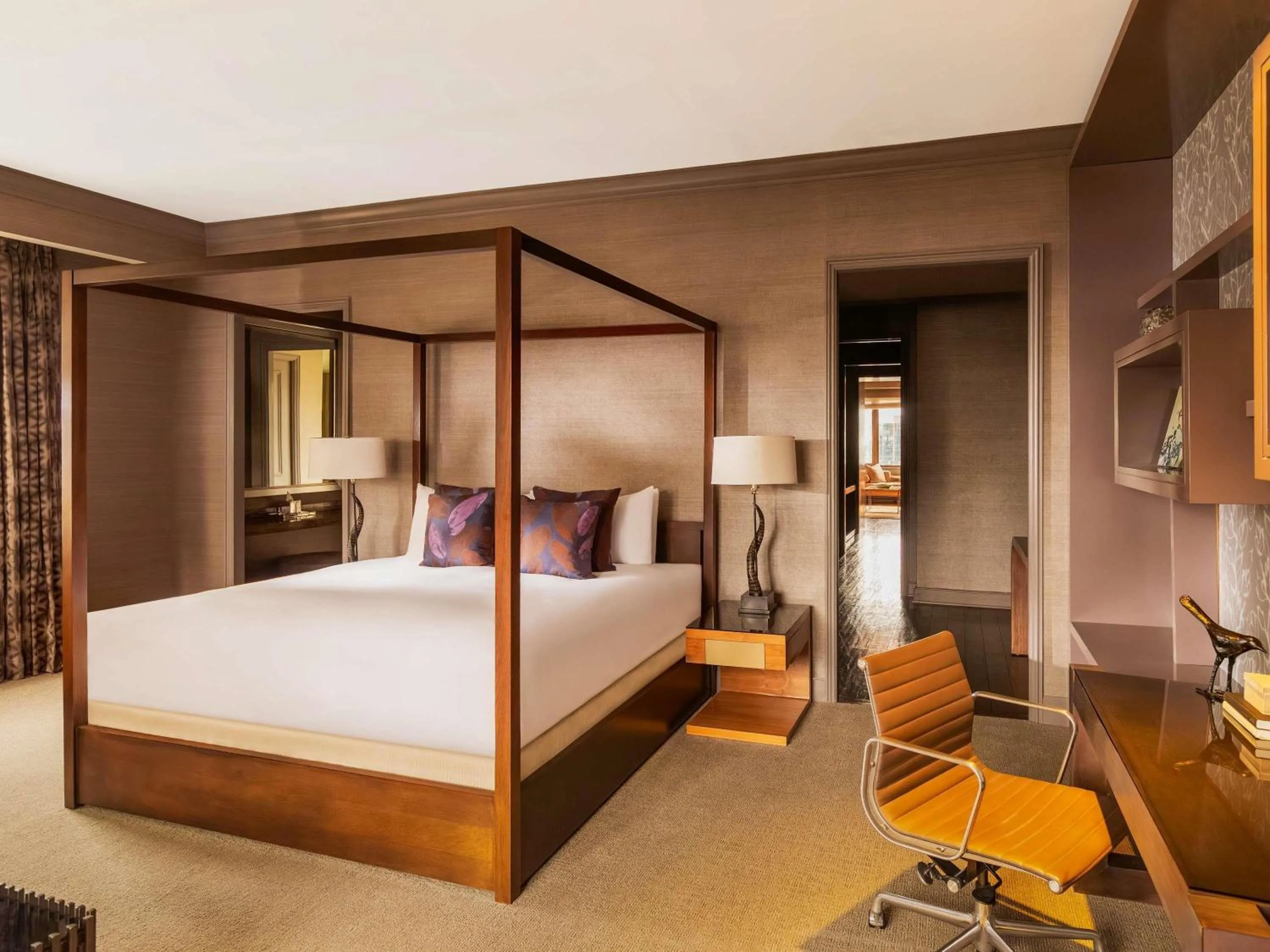 Lincoln Park 1BR Suite 1 King in Fairmont Chicago Millennium Park