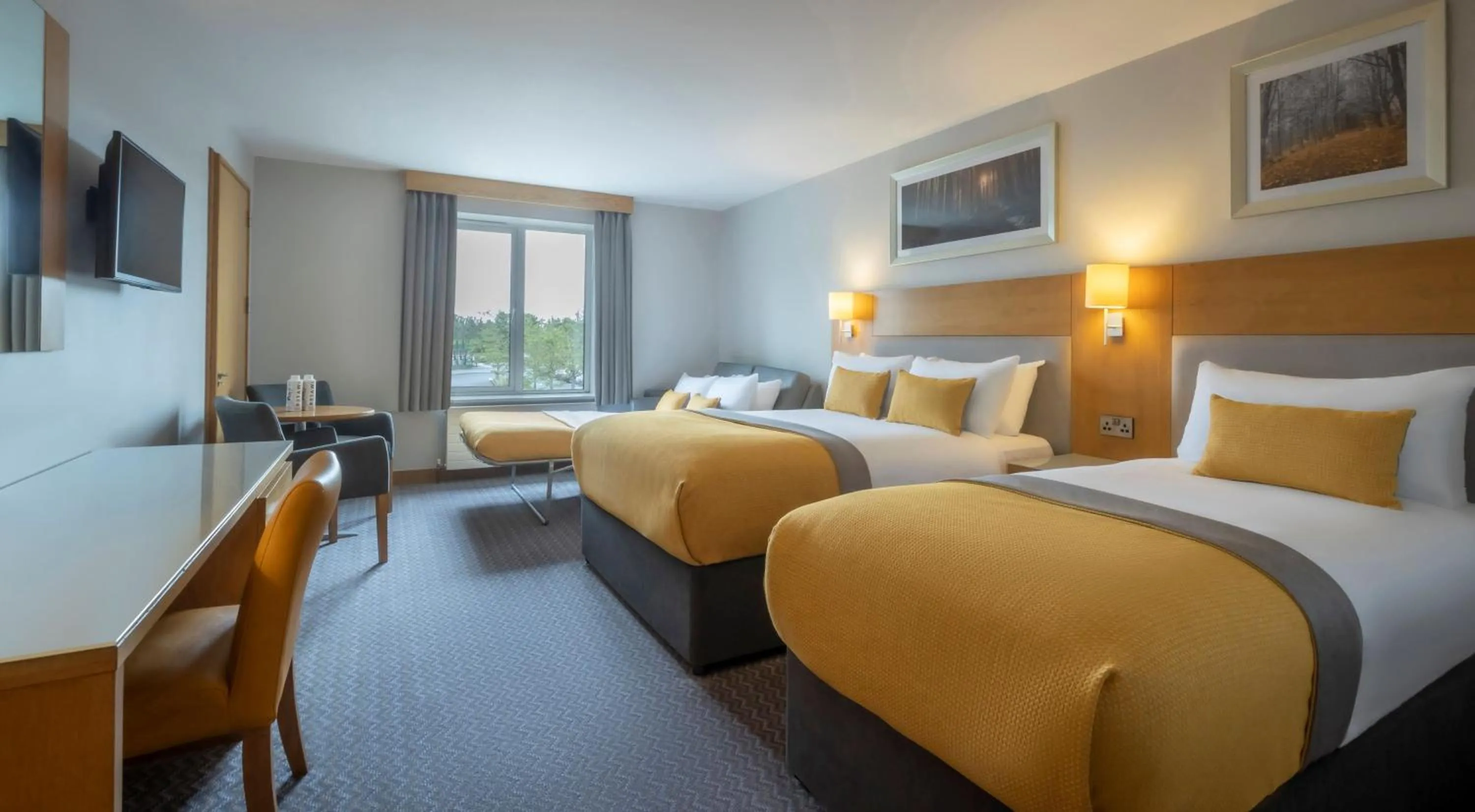 Superior Family Room in Maldron Hotel Portlaoise