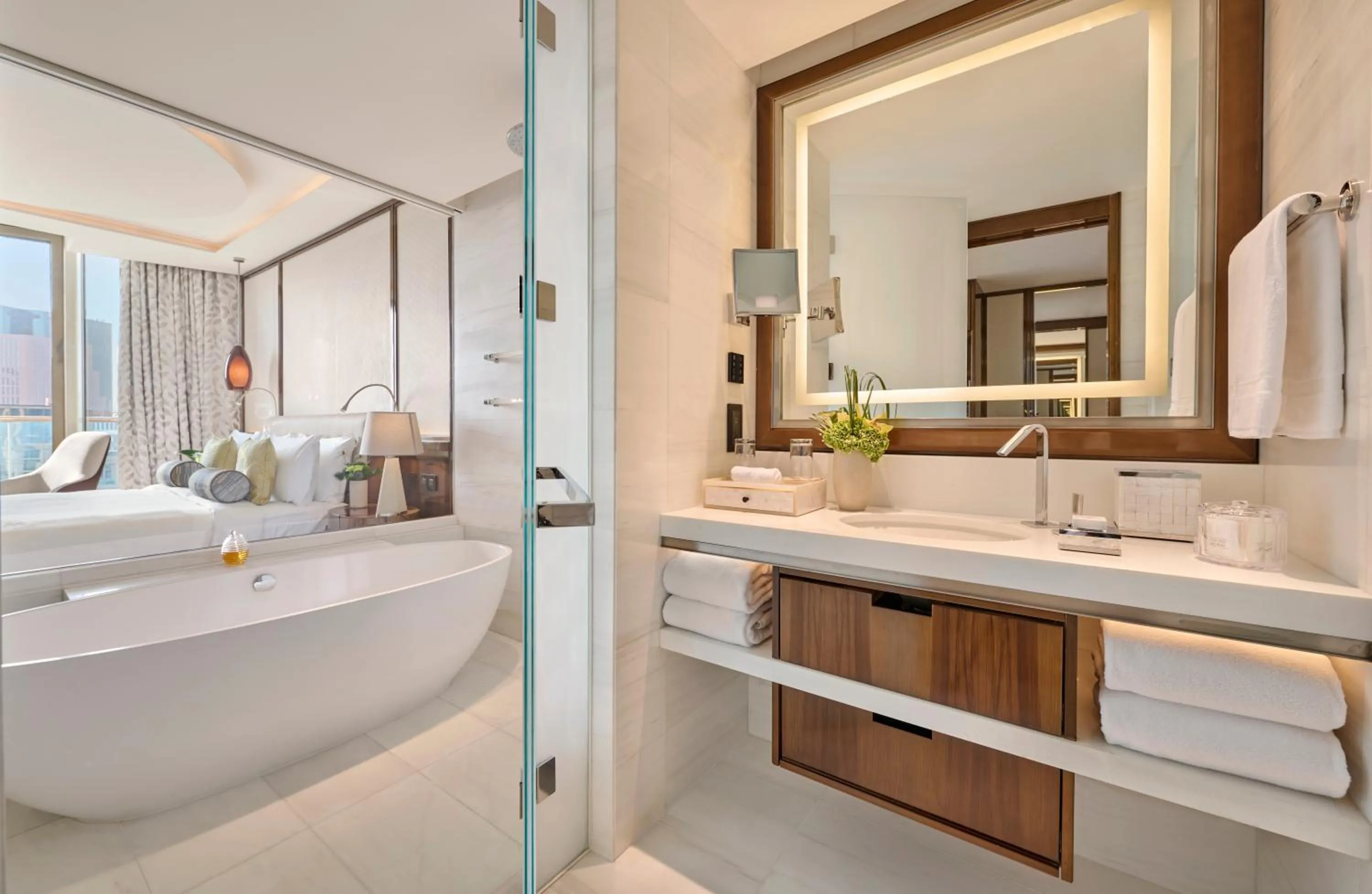 Deluxe Room King in Mandarin Oriental Al Faisaliah, Riyadh