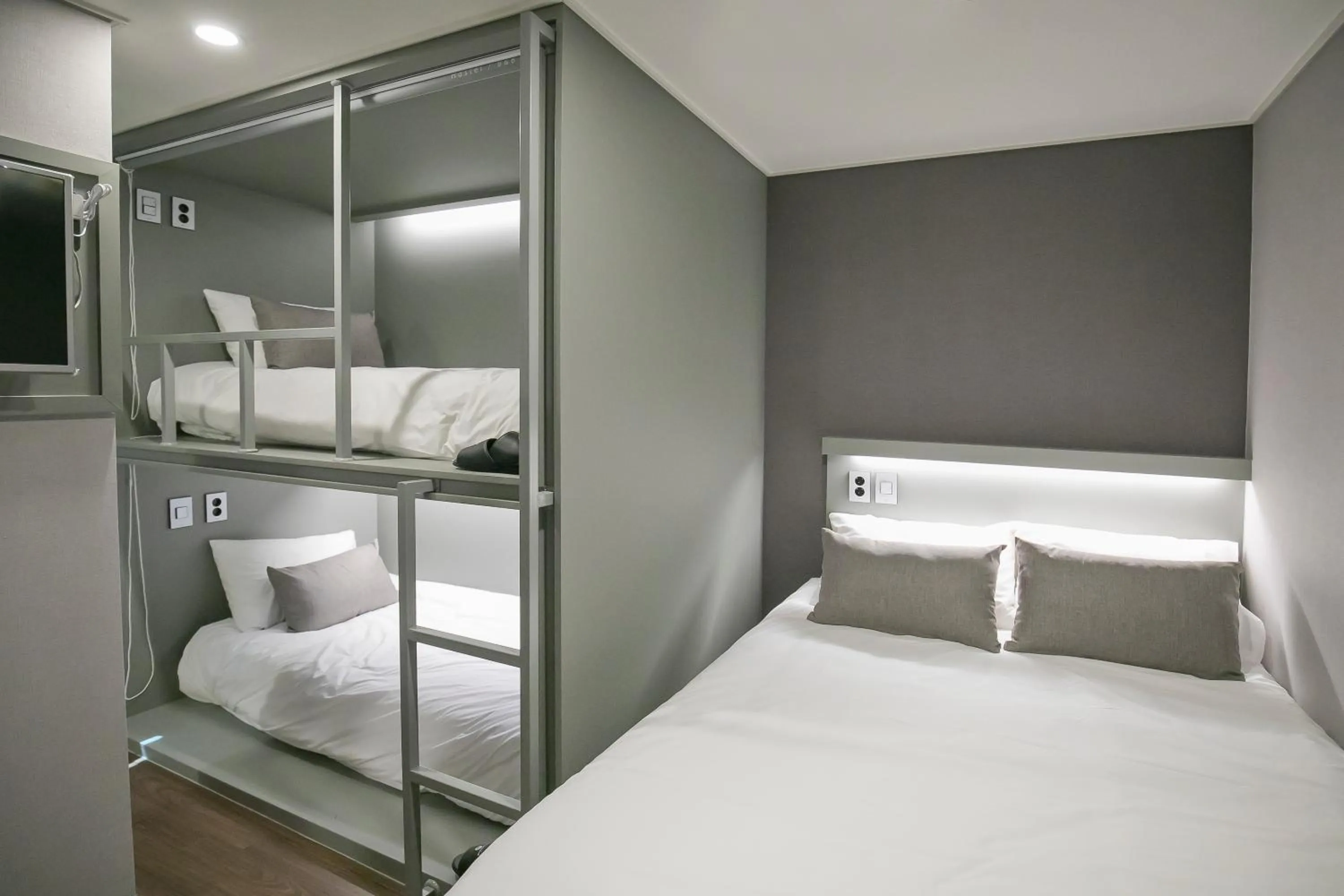 Family Bunk room in Philstay Myeongdong Station