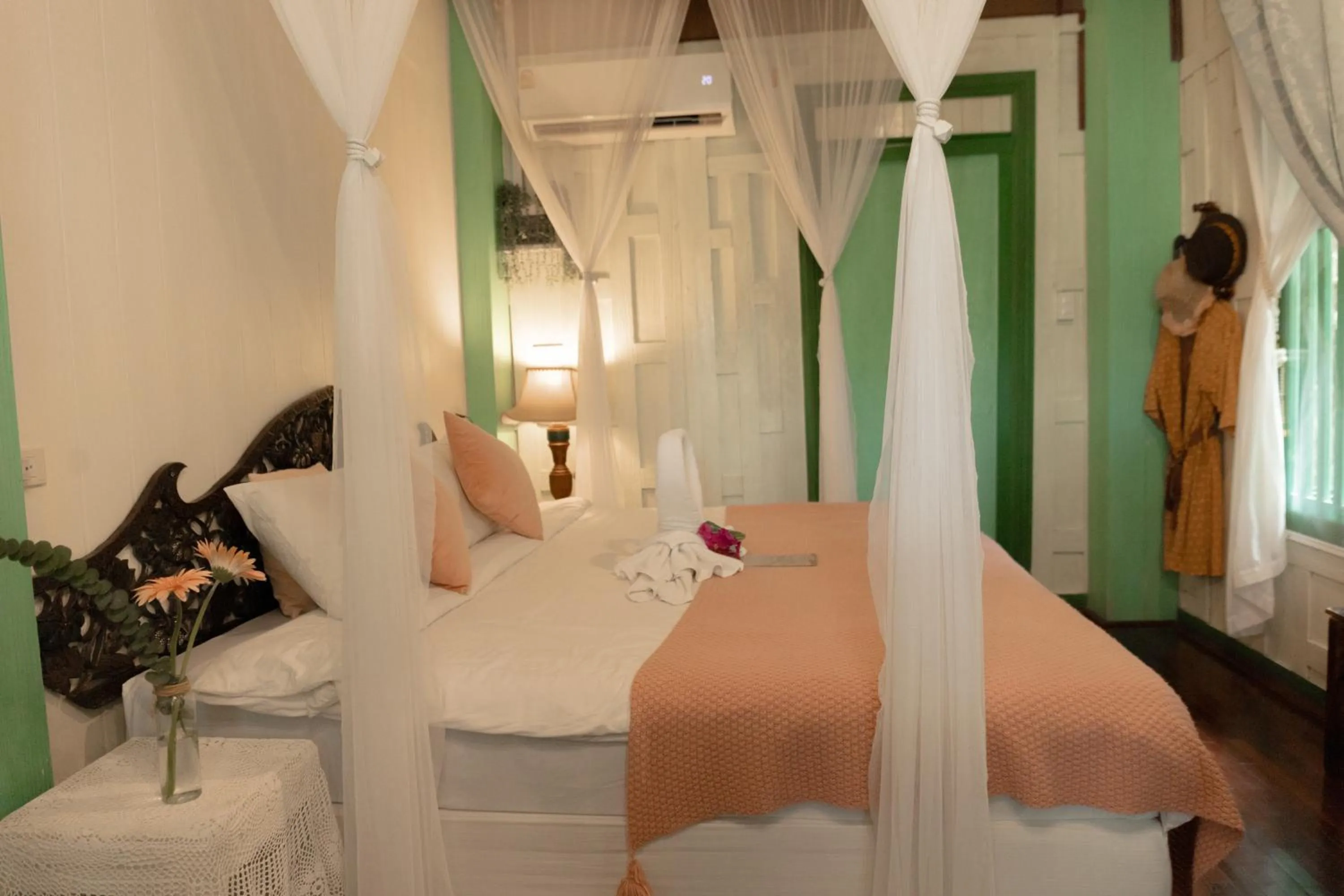 Deluxe King Room in The Antique Riverside Resort