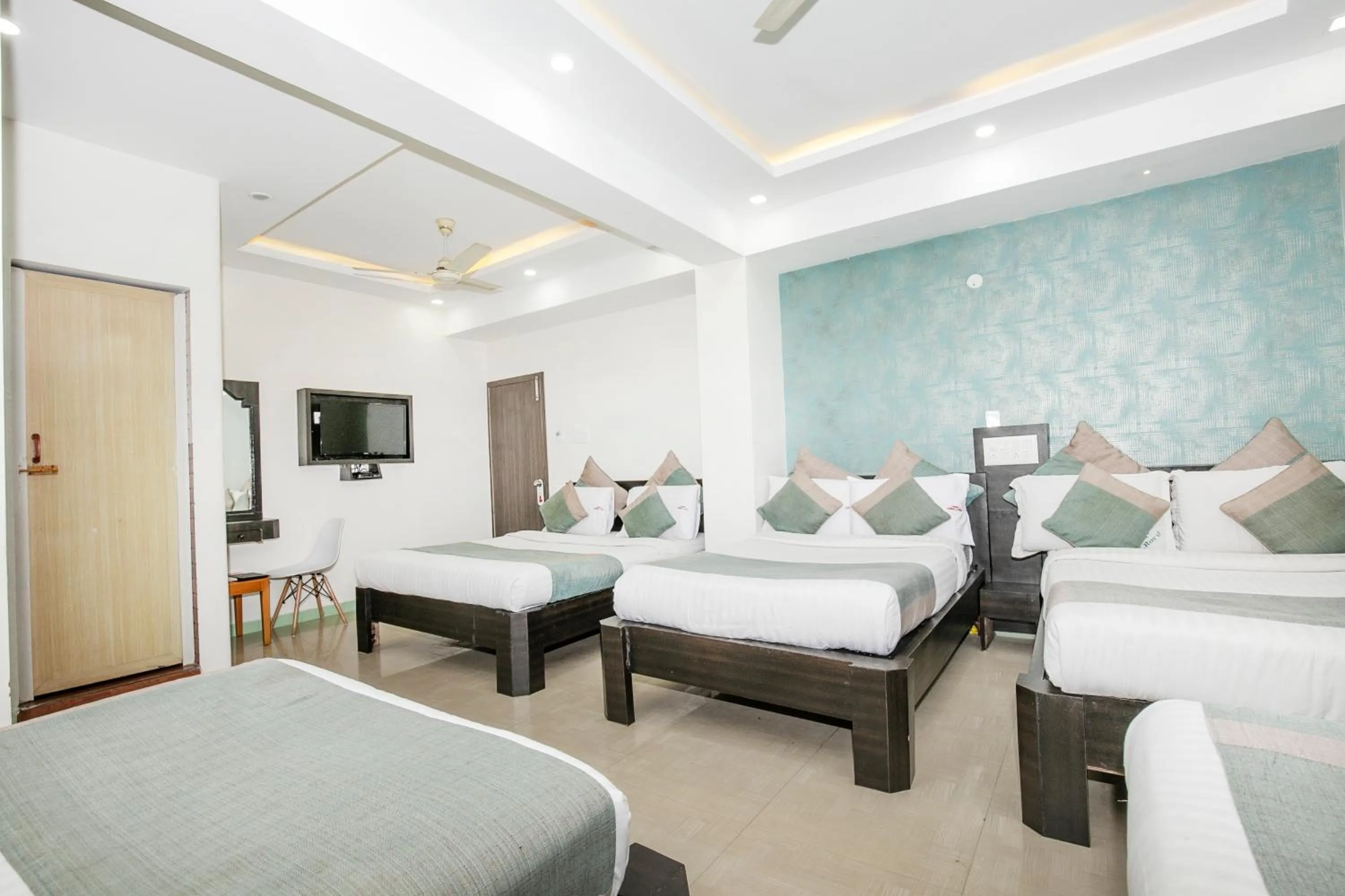 Deluxe Family Room in Aishwarya Le Royal