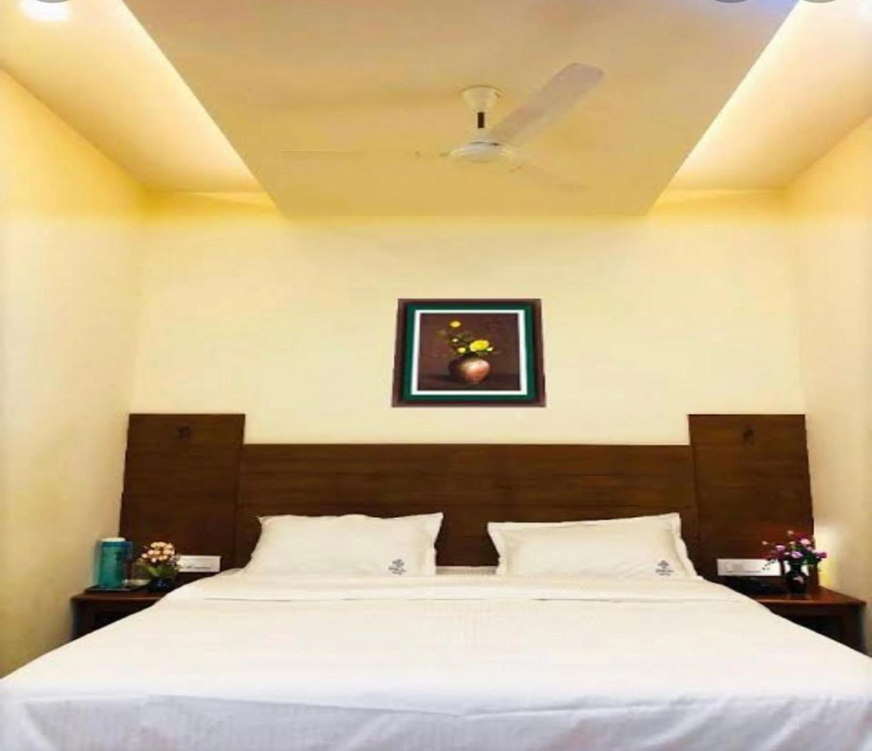 Deluxe Room - single occupancy in Shivalaya hotel