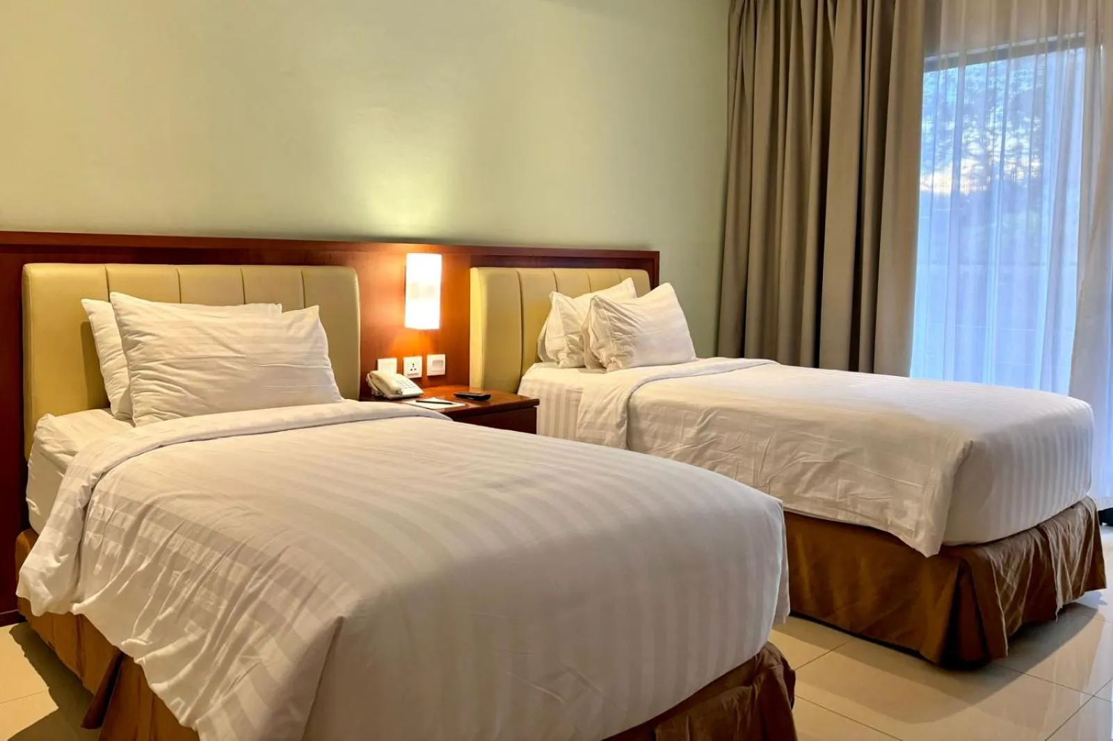 Deluxe Twin Room in Thong's Inn Hotel Kualanamu