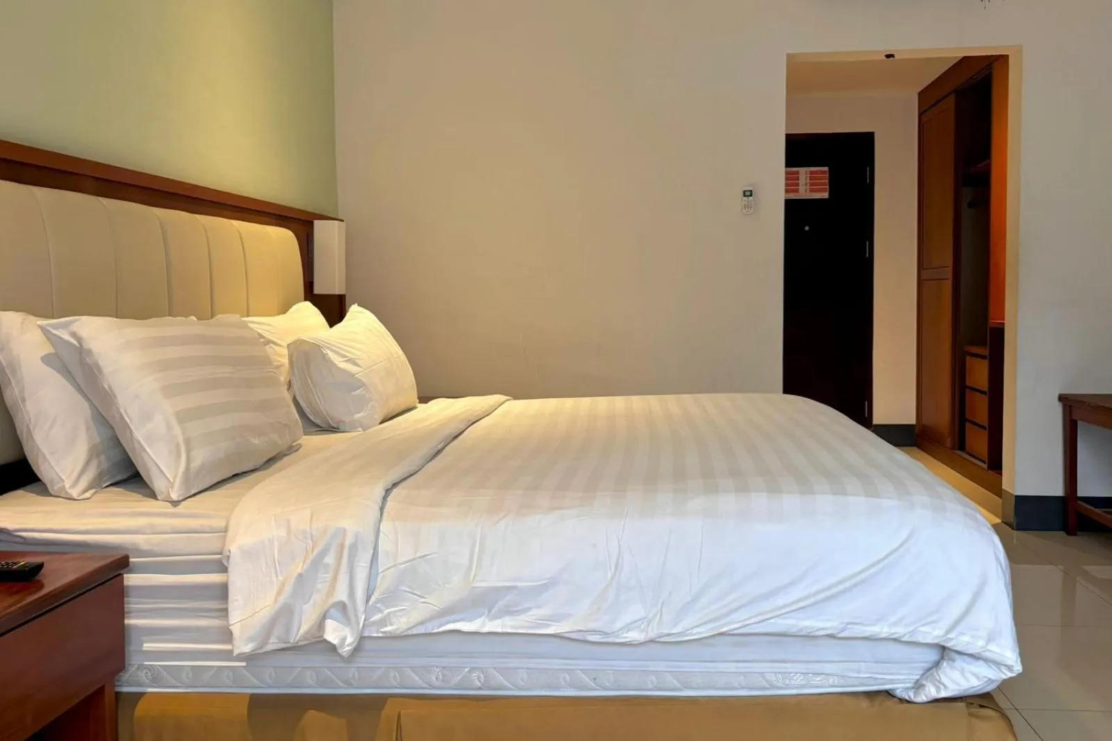 Deluxe Double Room in Thong's Inn Hotel Kualanamu