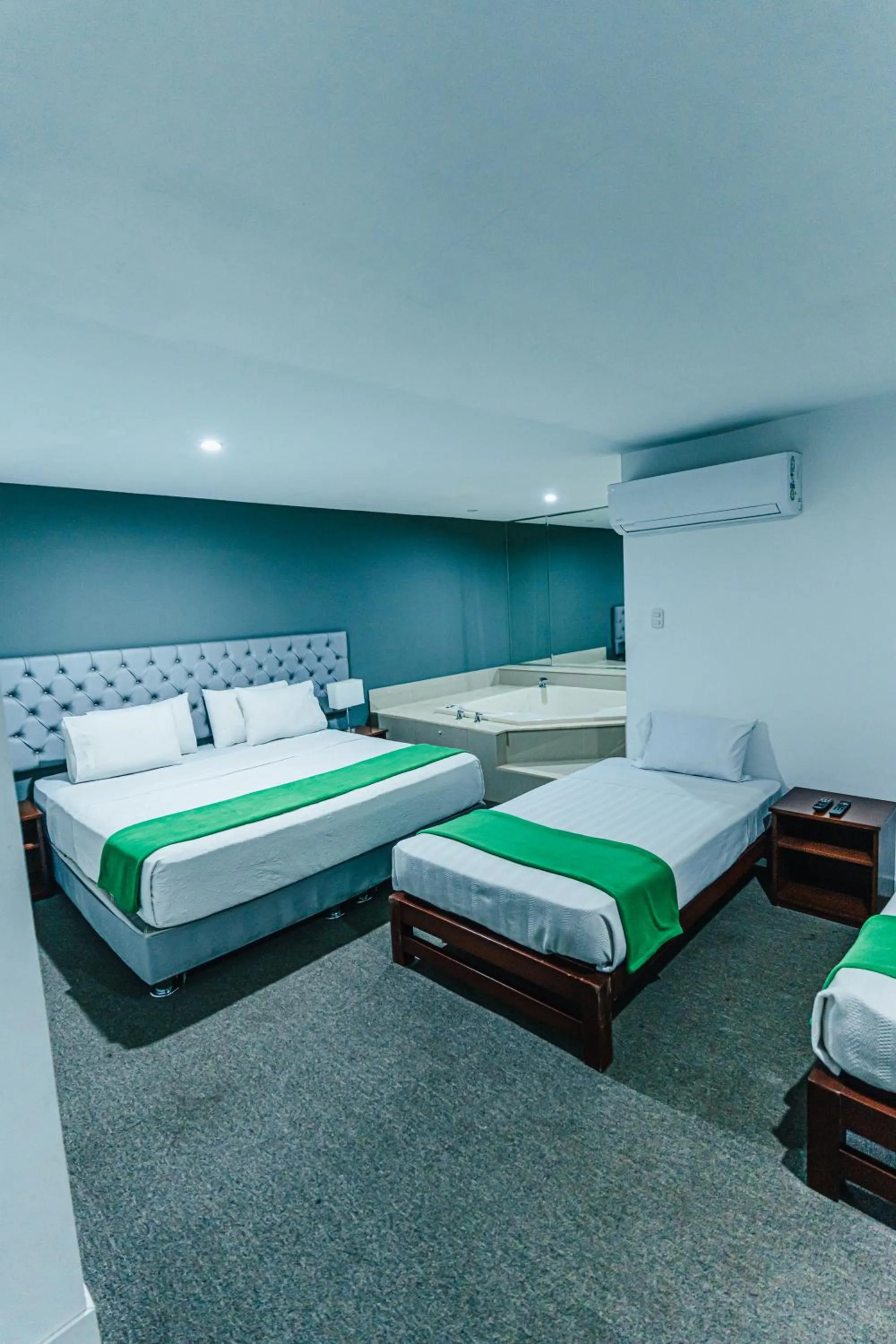 Quadruple Room in Hotel Hacienda Lima Norte