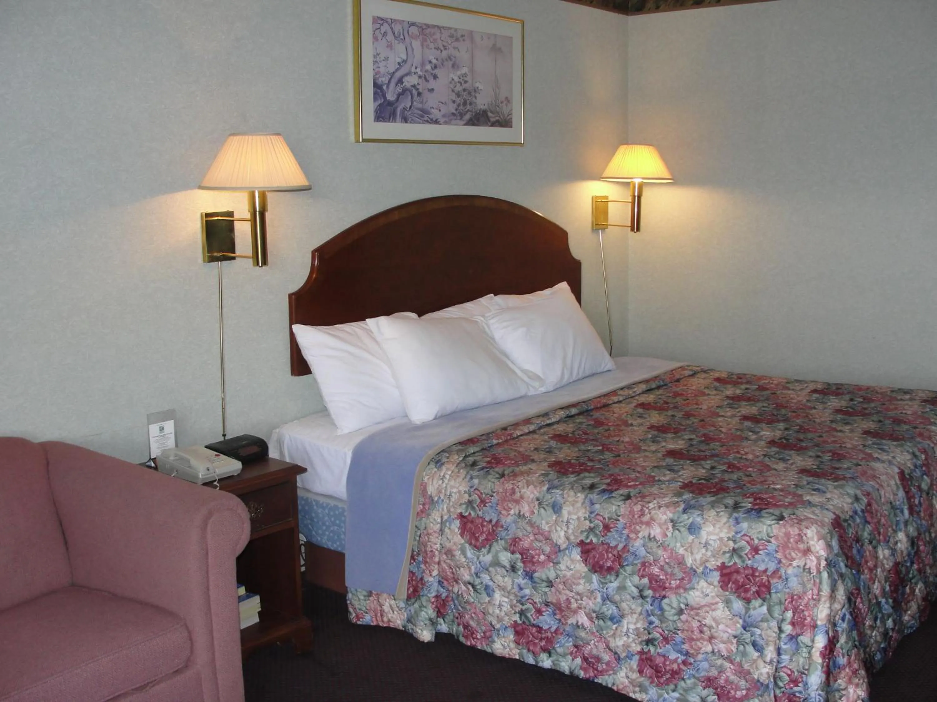 Standard King Room in Budget Inn