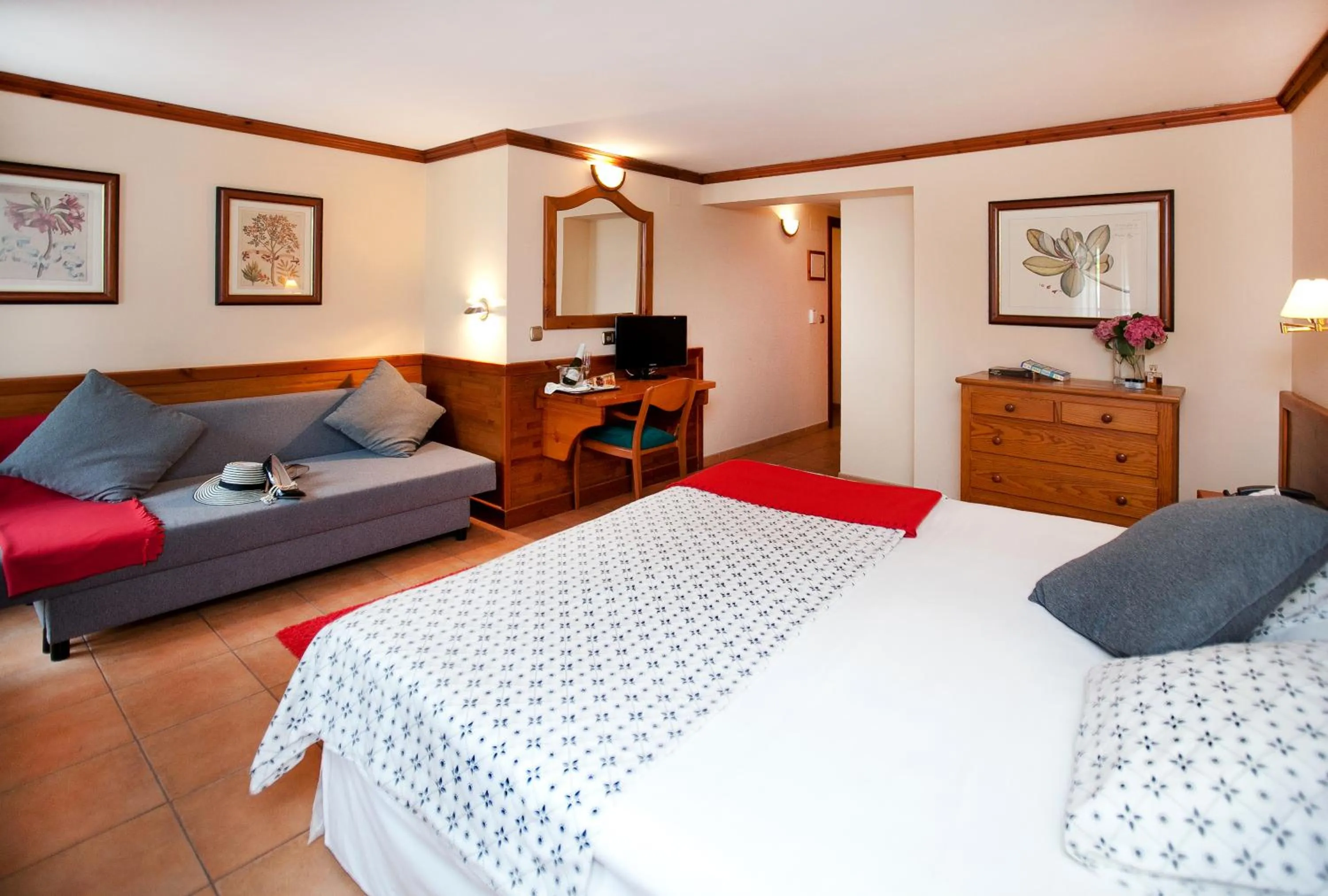 Triple Room in Hotel Montané