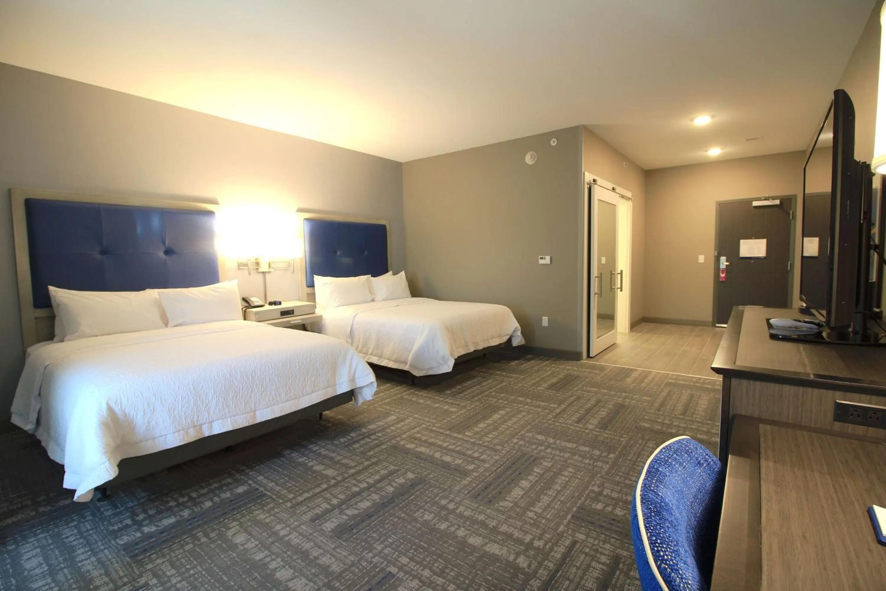 Queen Room with Two Queen Beds - Mobility Access/Non-Smoking in Hampton Inn West Plains