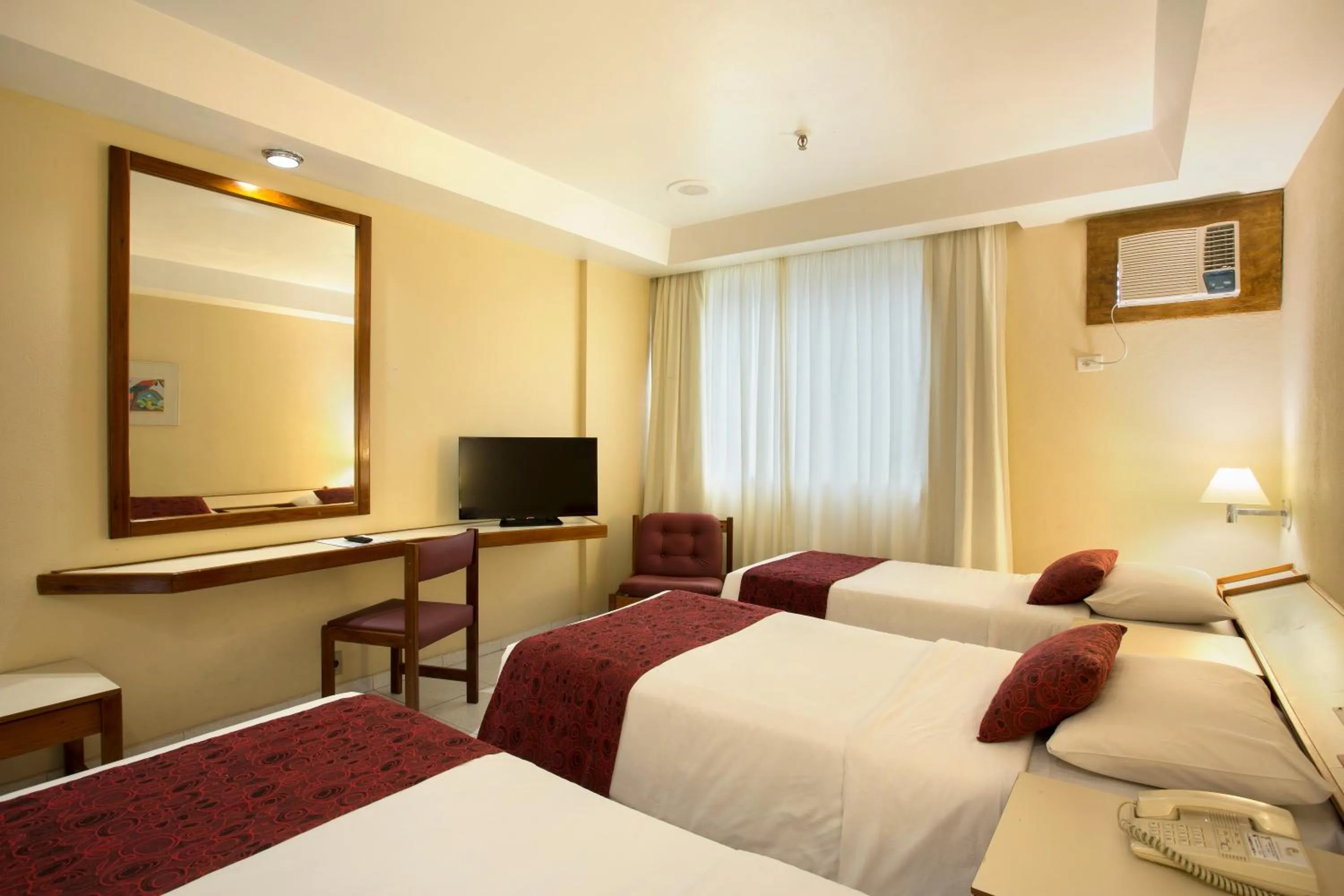 Standard Triple Room in Hotel Atlântico Copacabana