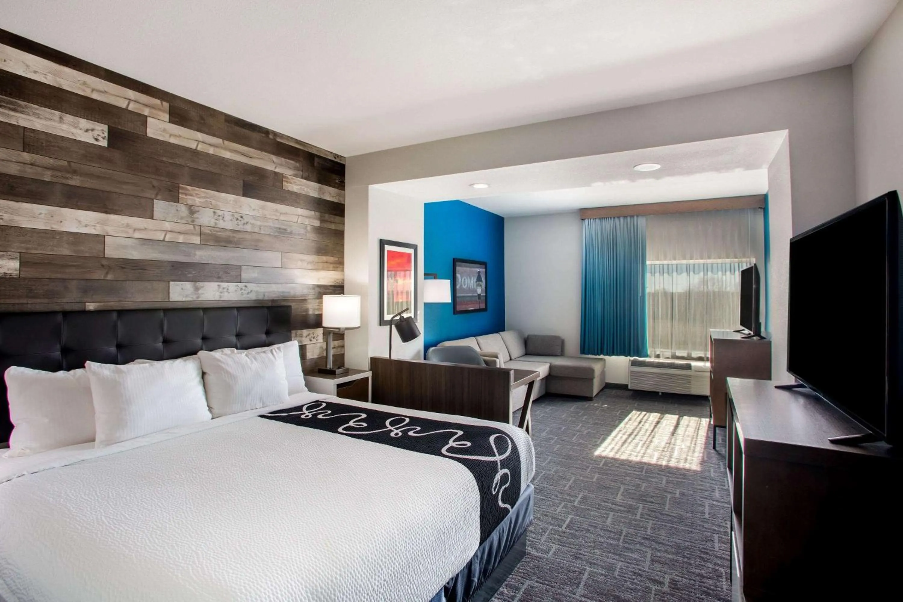 Executive King Studio Suite with City View - Non-Smoking in La Quinta by Wyndham Pittsburg