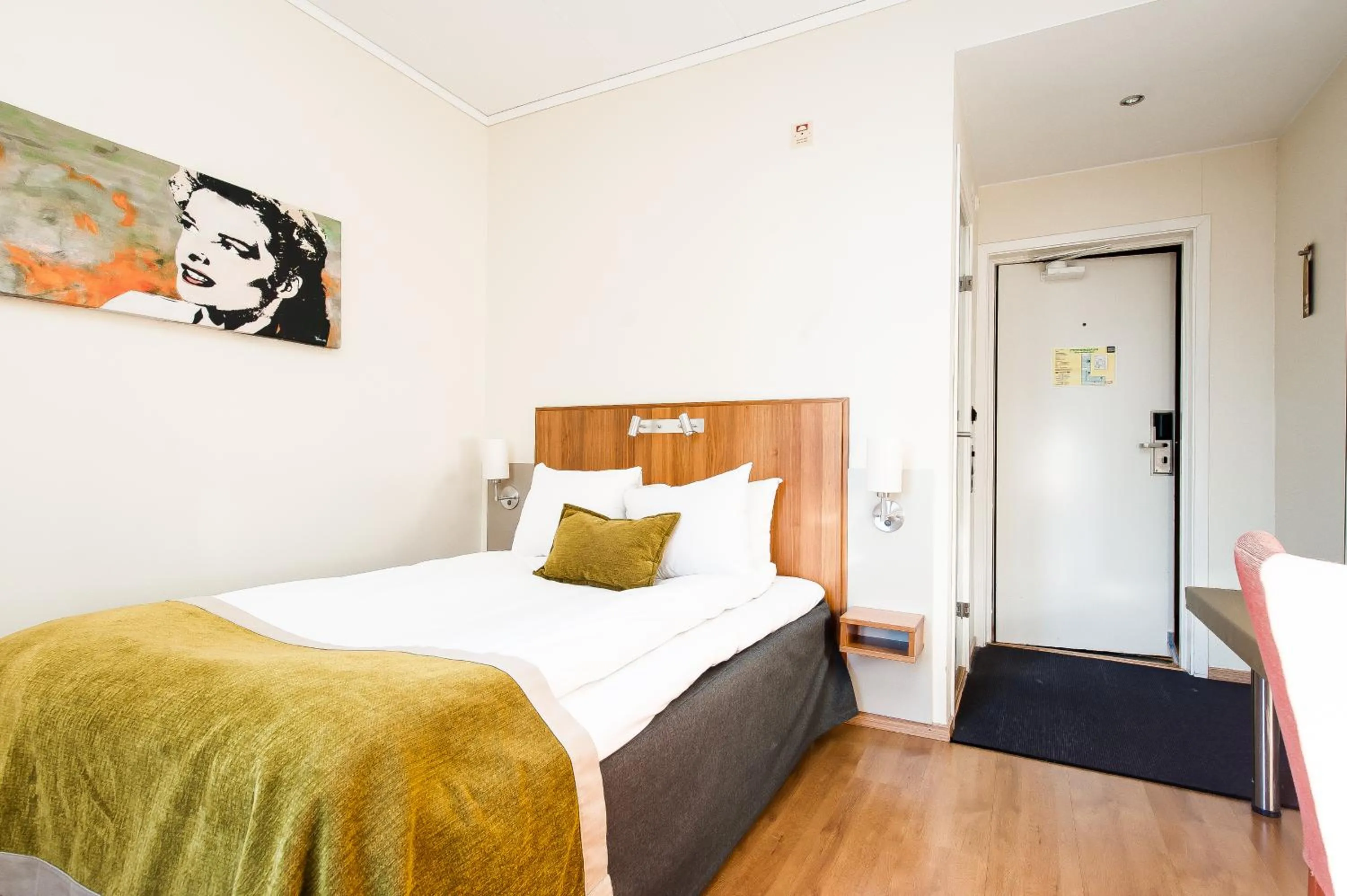 Standard Double in Home Hotel Kung Oscar