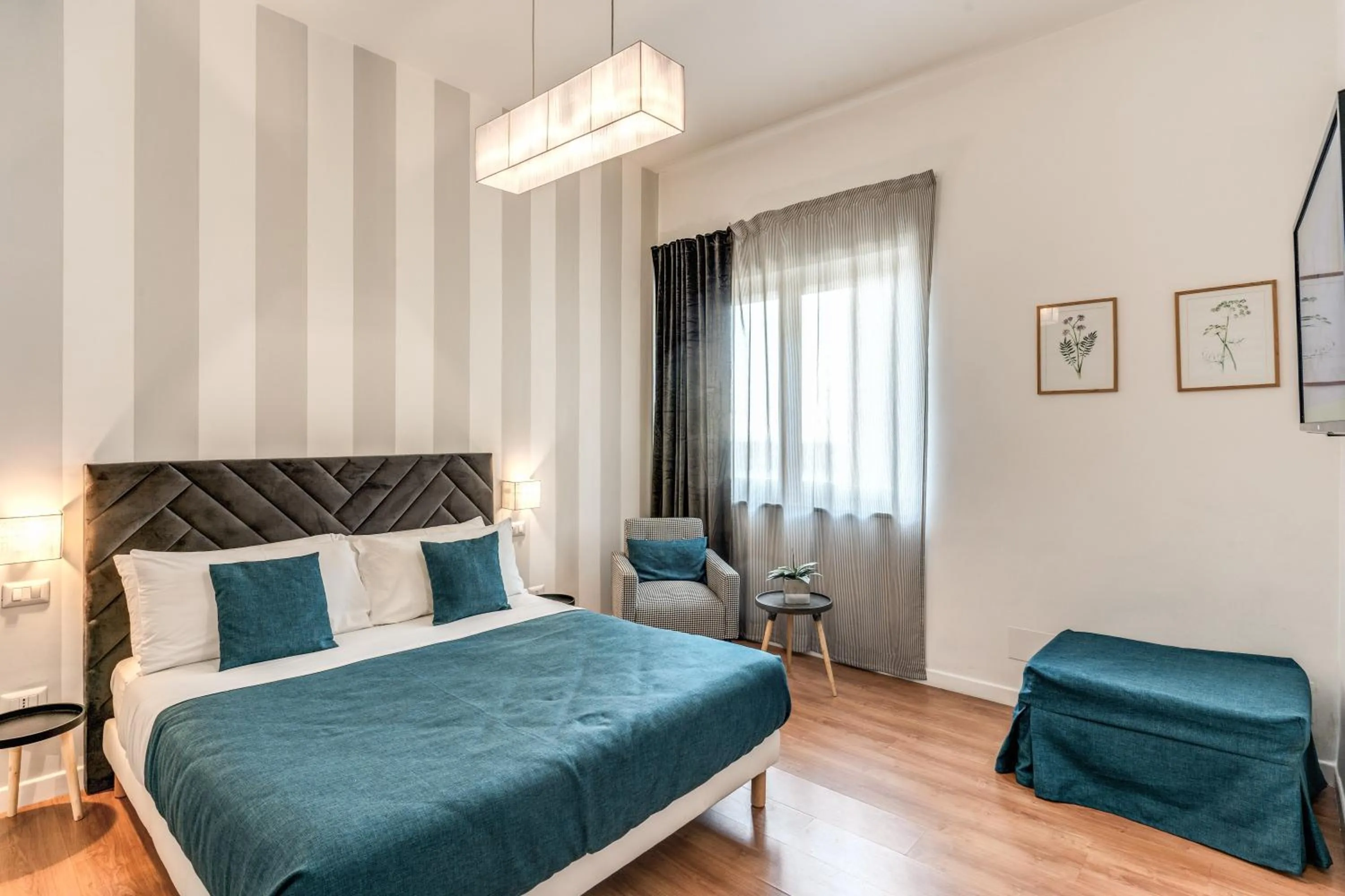 Deluxe Double Room with Side Sea View - single occupancy in Napoli Great View B&B