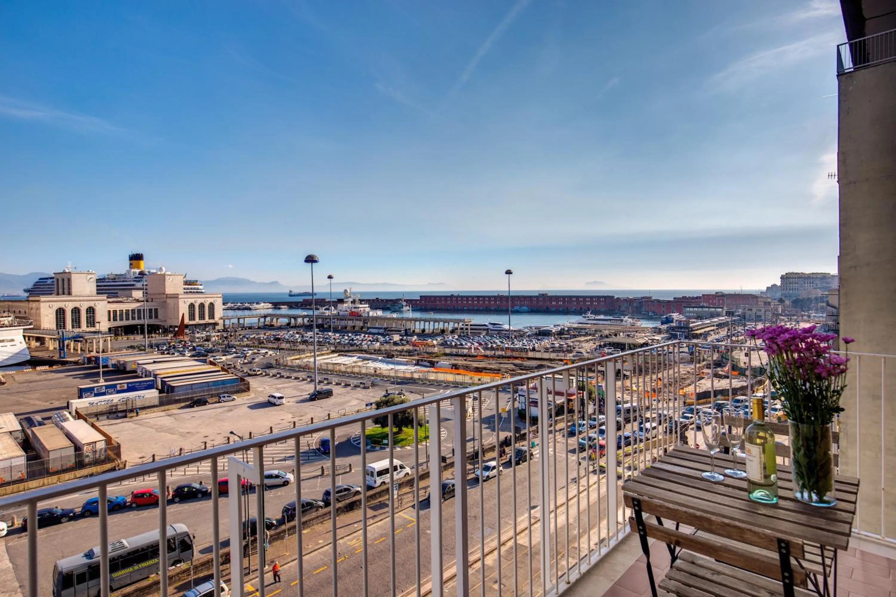 Deluxe Double Room with Balcony and Sea View - single occupancy in Napoli Great View B&B