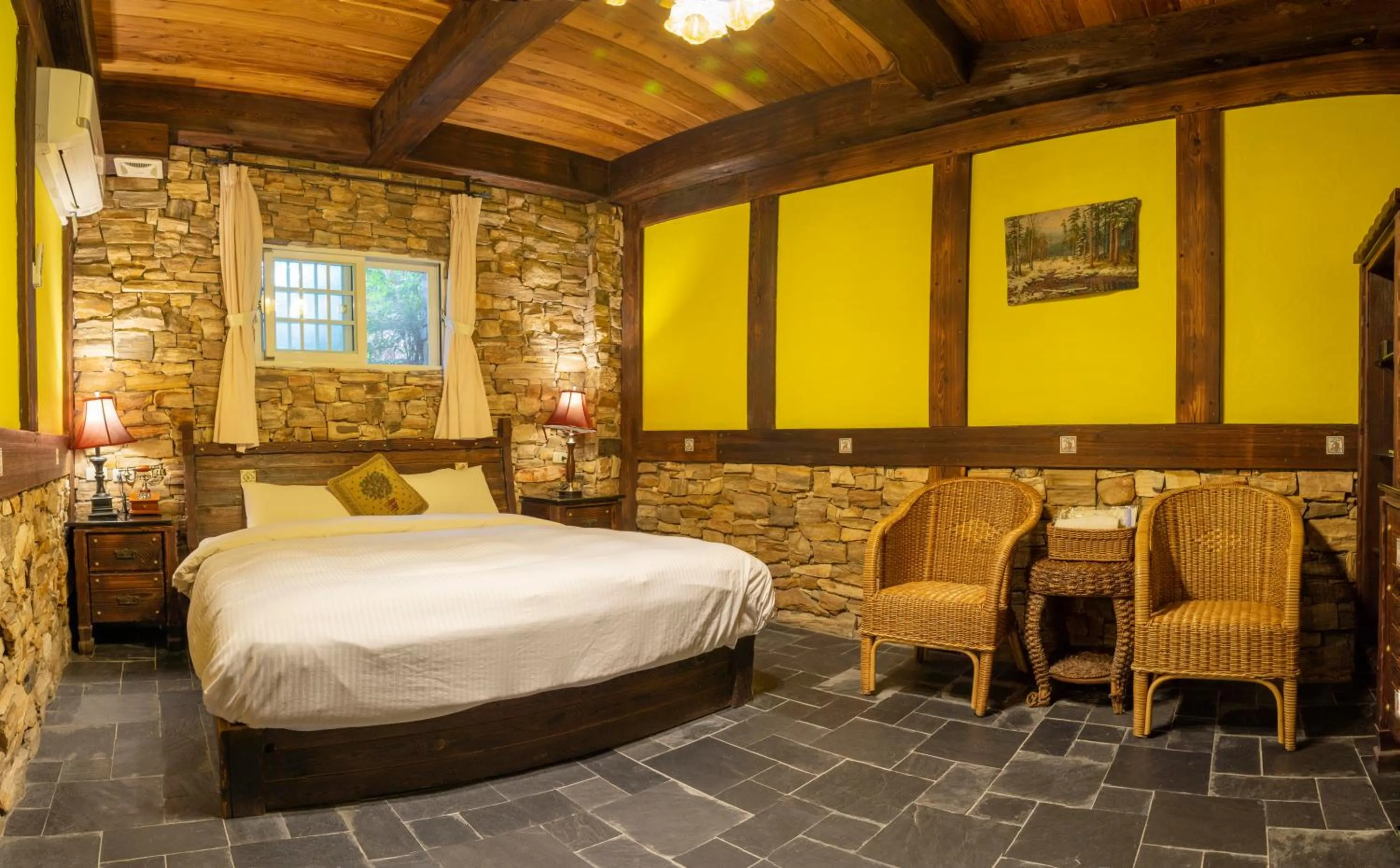 Standard Double Room with Bathtub in Provence Rose Lodge