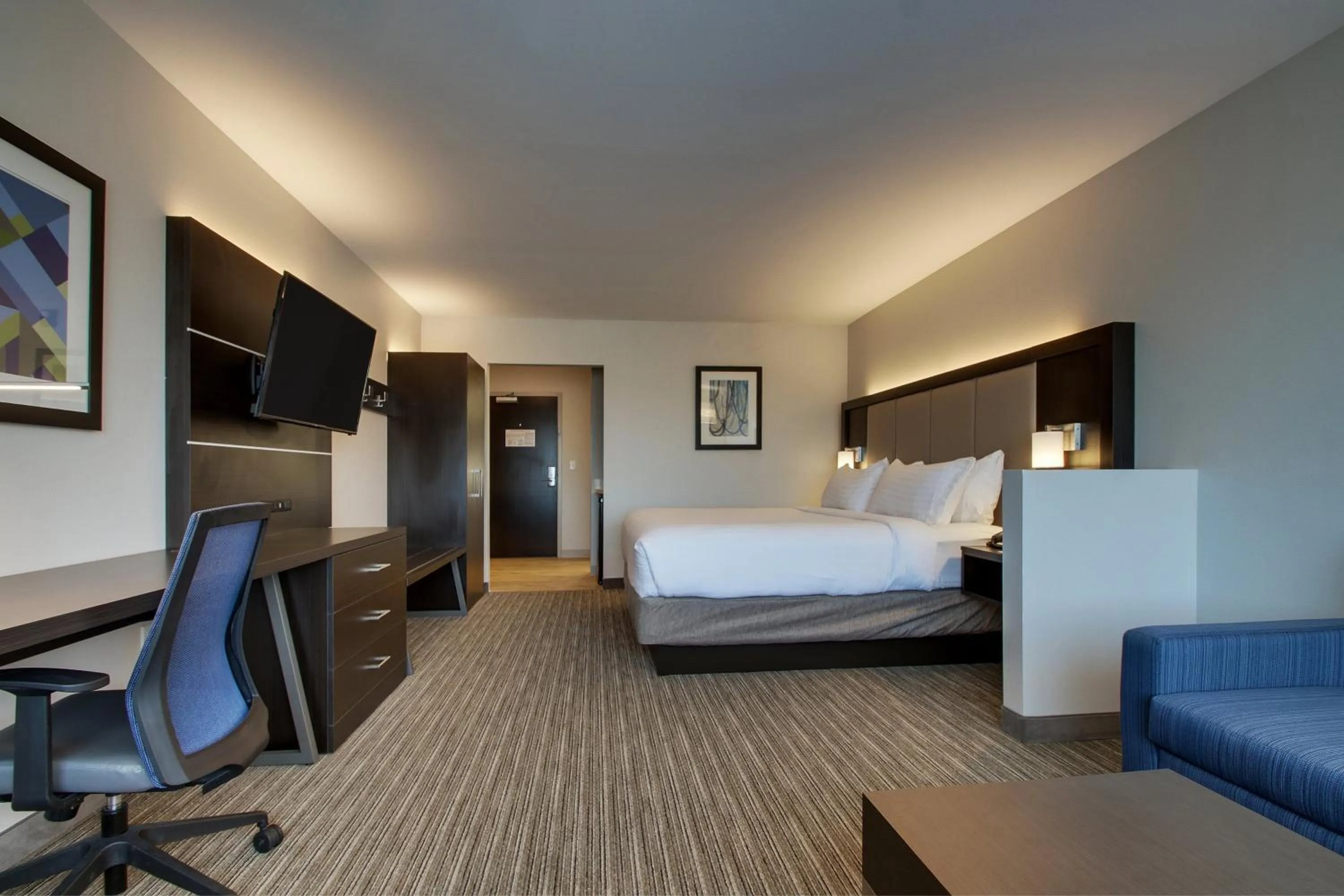 One-Bedroom King Suite in Holiday Inn Express & Suites - Mount Vernon by IHG