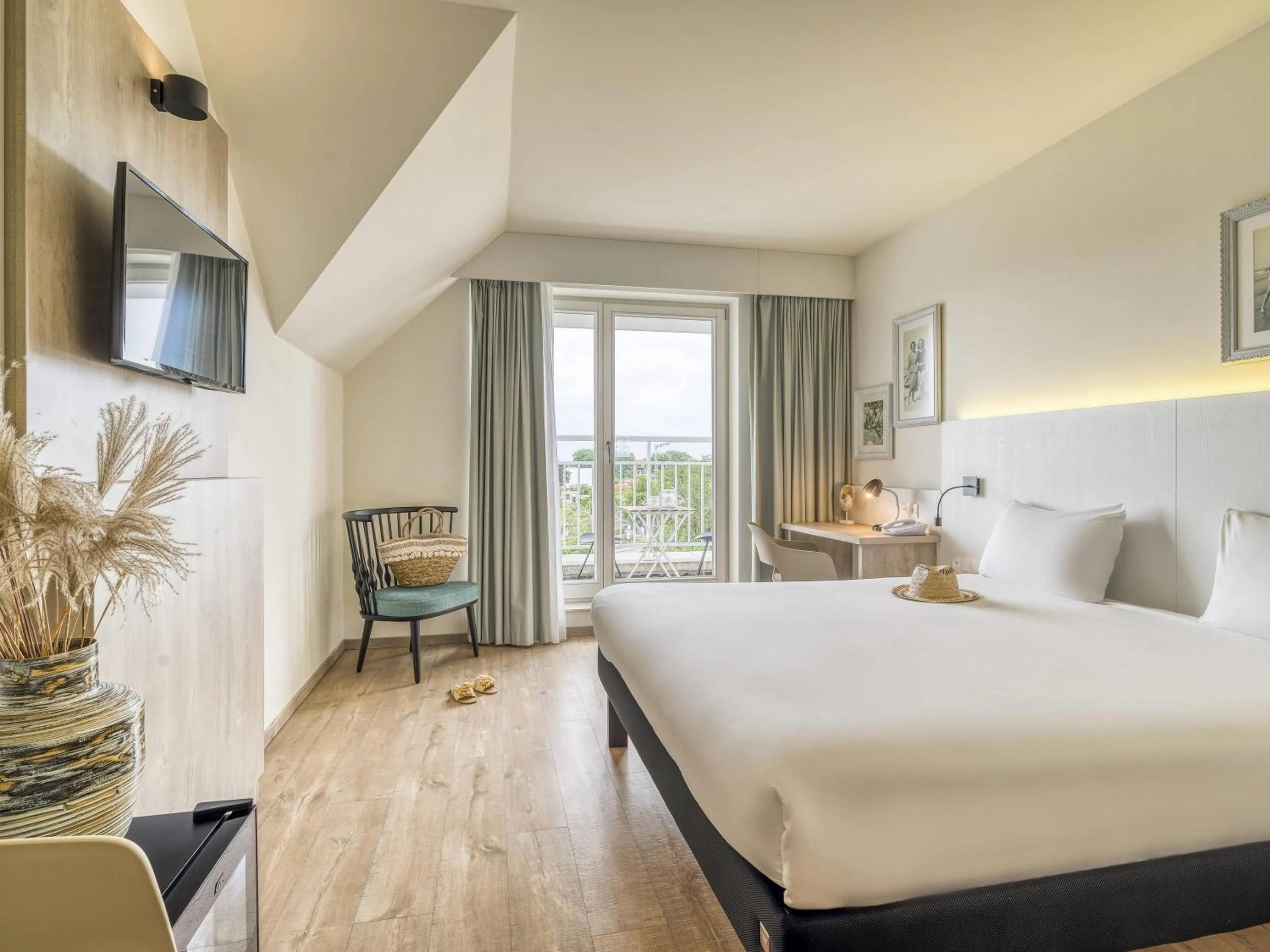 Luxury Double Room in ibis Styles Nieuwpoort