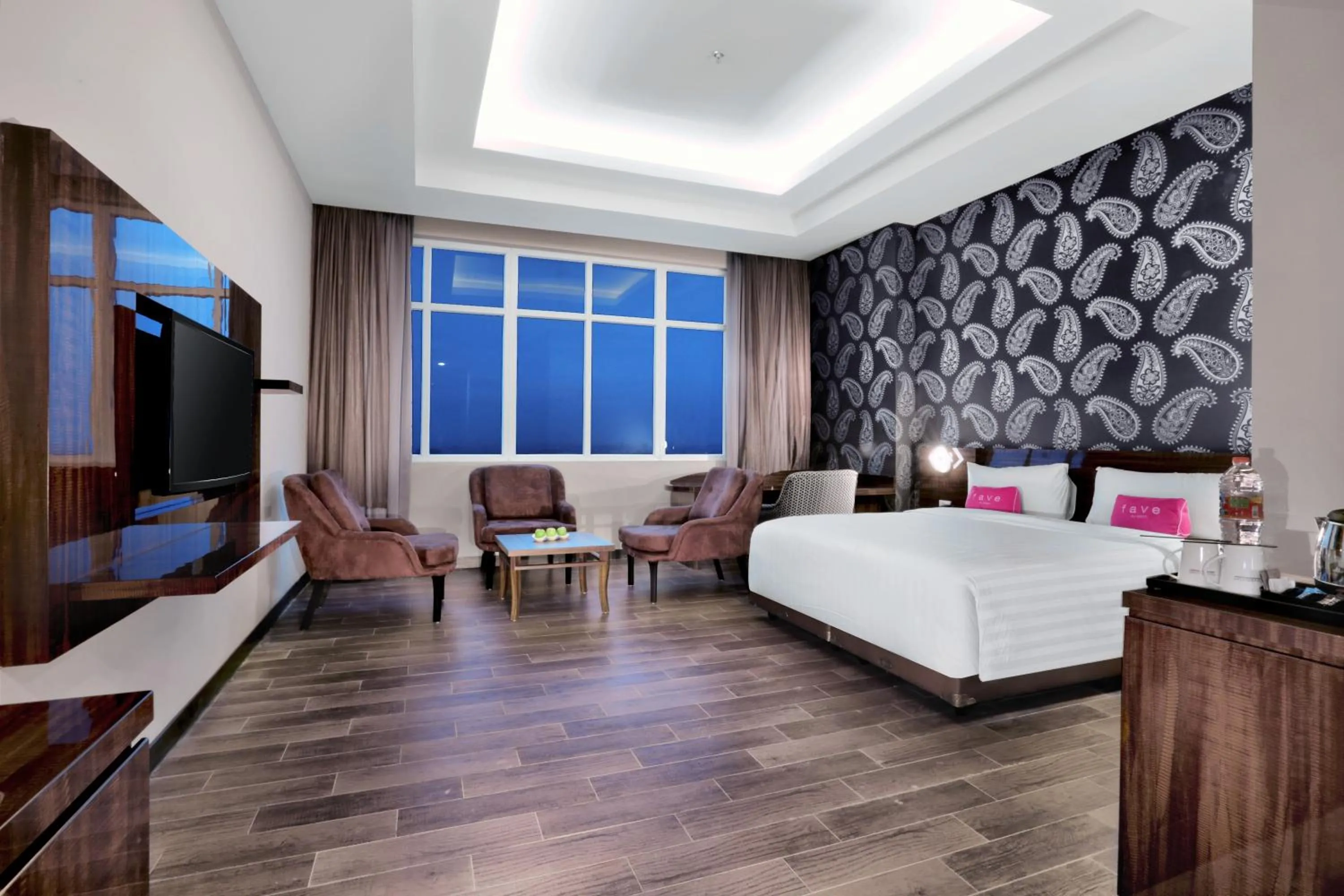 Suite Room in favehotel S. Parman Medan