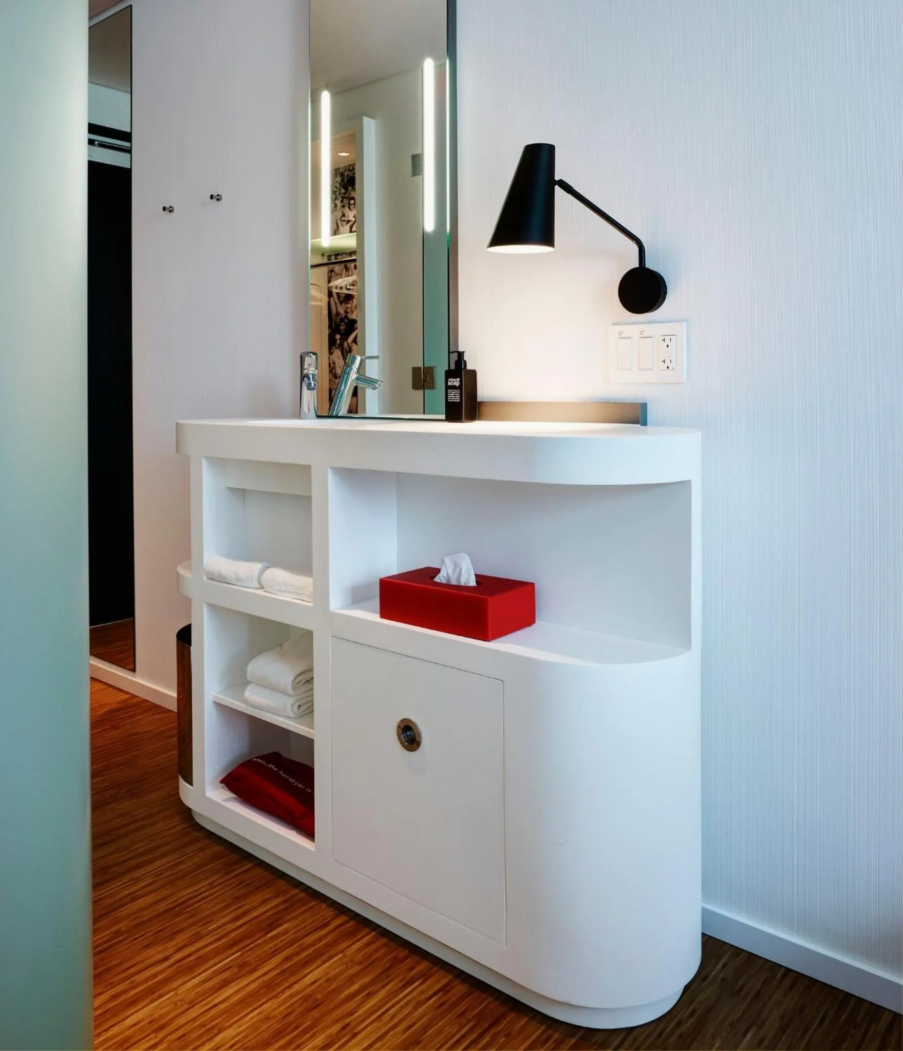 King Room - Iconic View in citizenM Paris Gare de Lyon