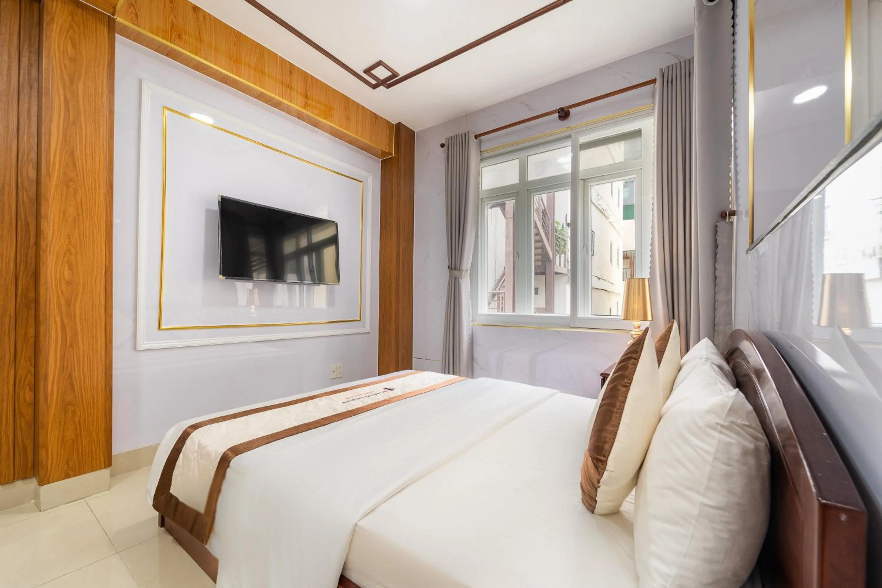 Deluxe Apartment in Diamond Luxury Ben Thanh