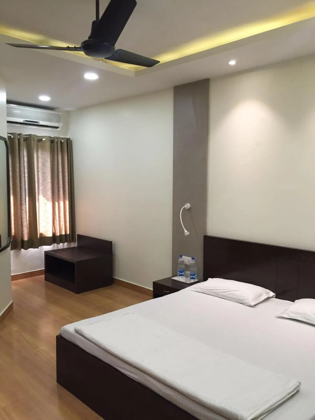 Superior Double Room in Pamposh Guest House GK II Market