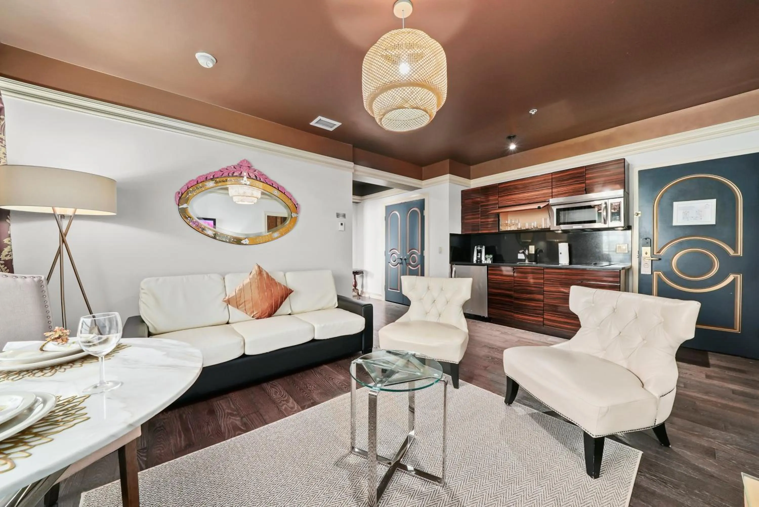 	Deluxe One Bedroom Double Queen Suite in Riviera Suites