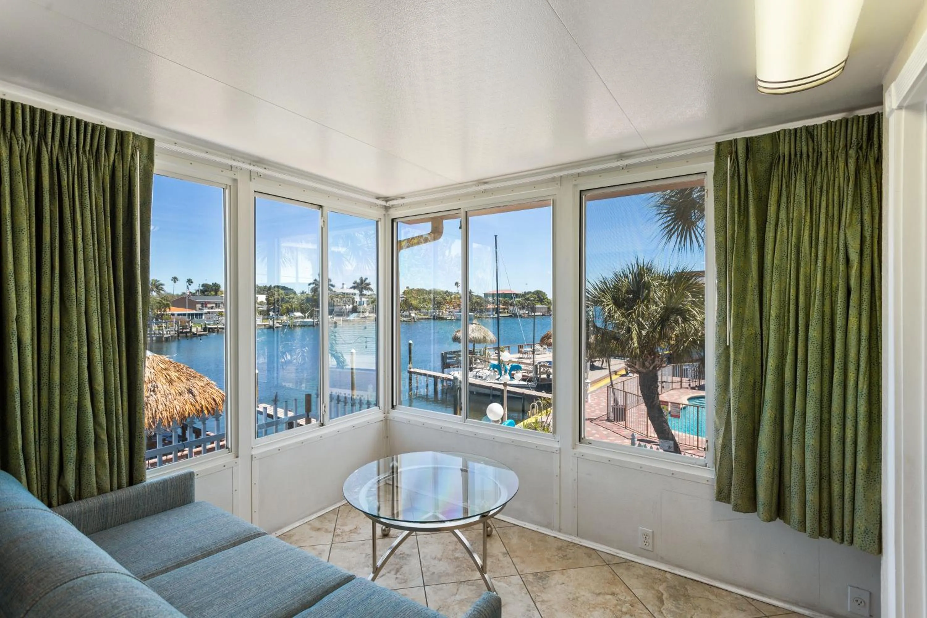 Penthouse with Balcony Suite: 1 King Bed and 2 Sleeper Sofas in Bayview Plaza Waterfront Resort