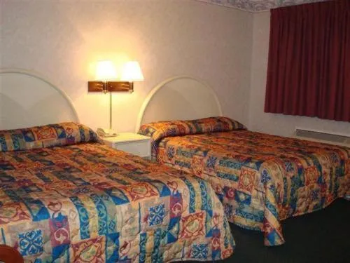 Queen Room with Two Queen Beds in O'Hare Inn & Suites